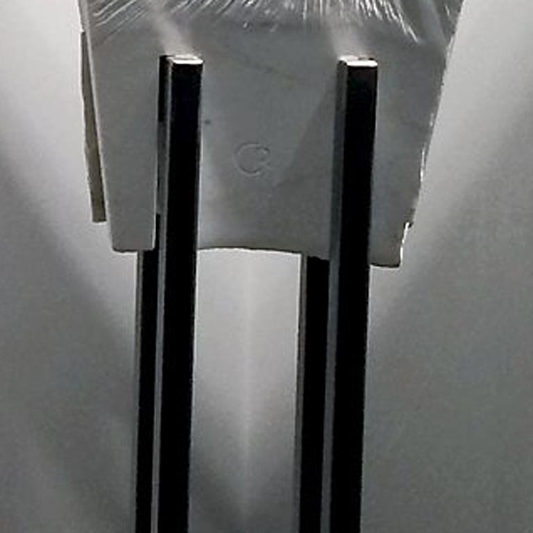 Aus der Innenseite der Galerie II (Grau), Abstract Sculpture, von Caroline Ramersdorfer