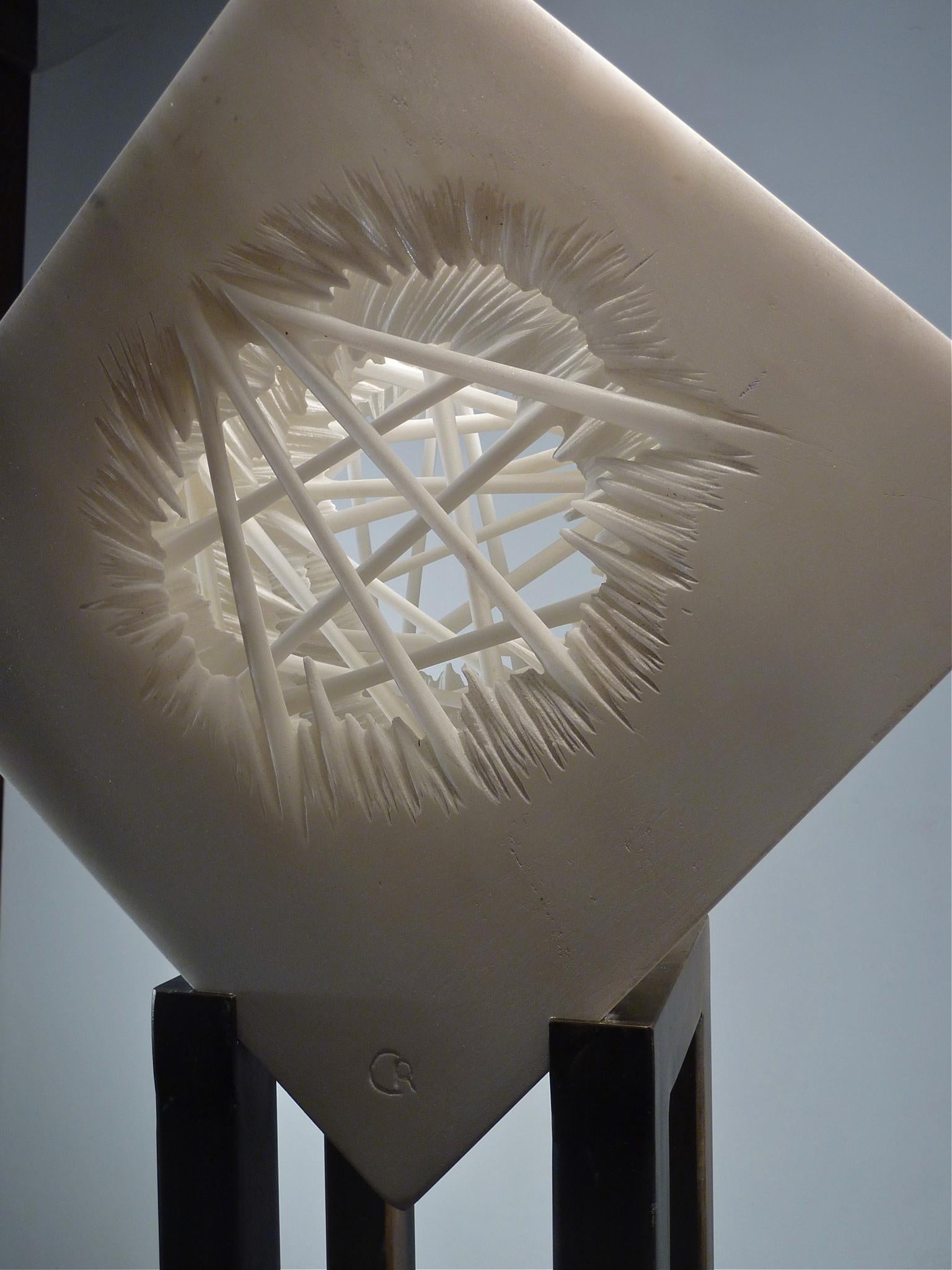 « VOIR EN L'INTÉRIEUR VII »  Sculpture en marbre organique et abstraite de Caroline Ramersdorfer en vente 7