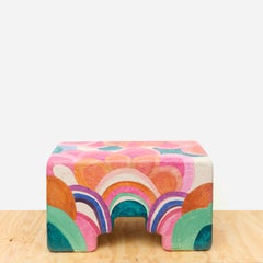 Caroline Rennequin Bemalte Blumenbank mit Paillettenbesatz