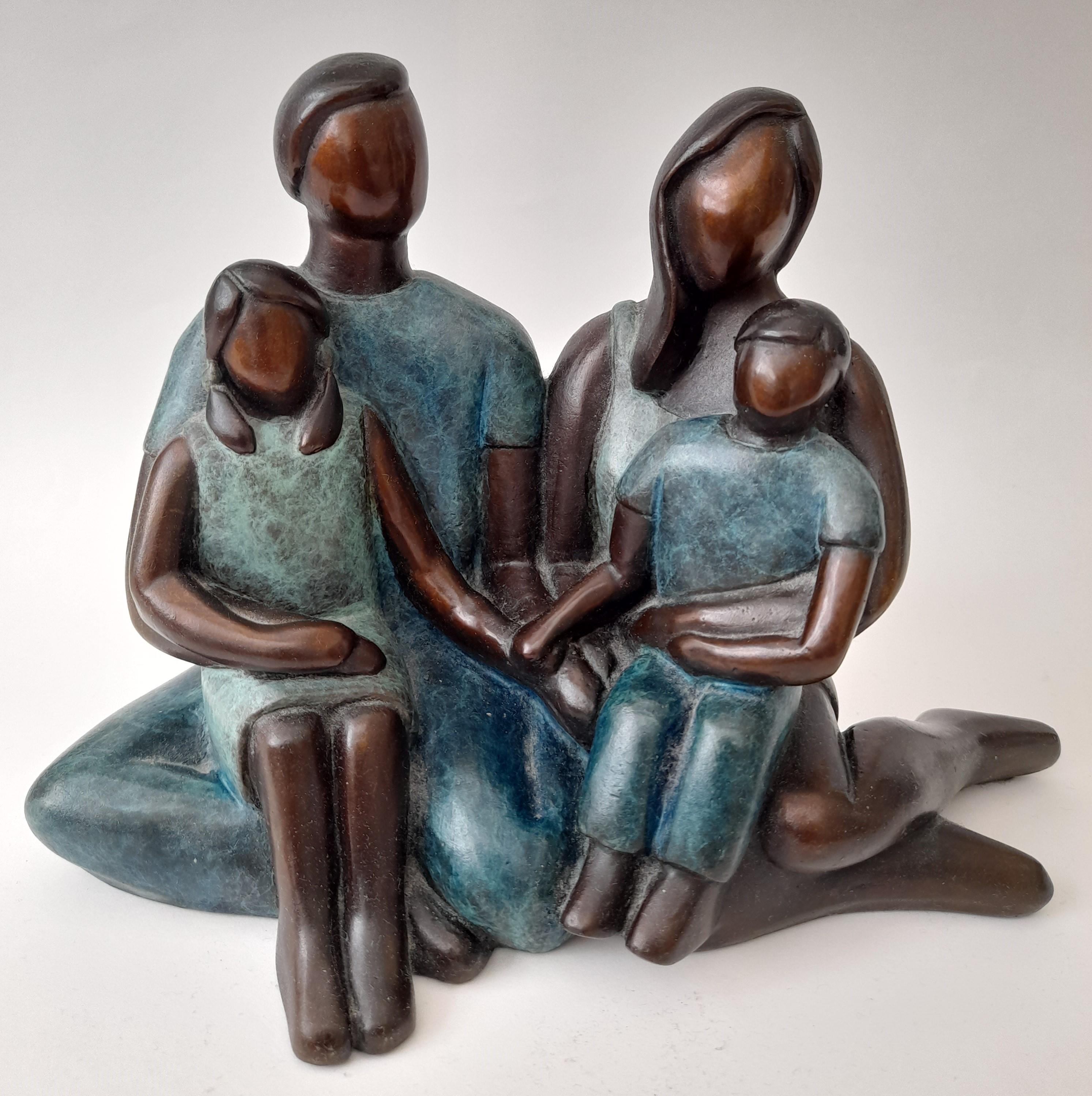 Famille de quatre sculptures de Caroline Russell 
