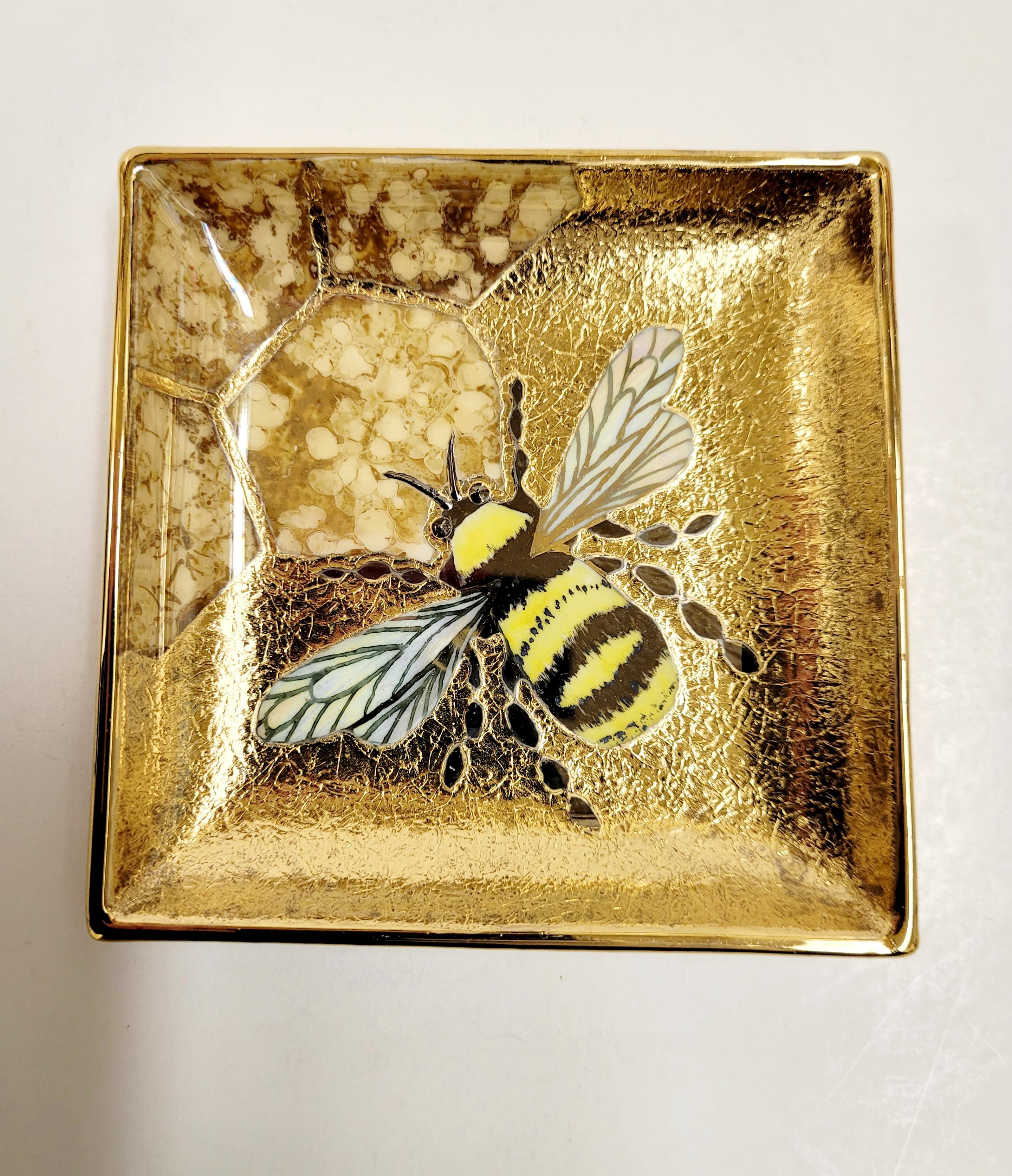 Plateau pour abeilles tueuses