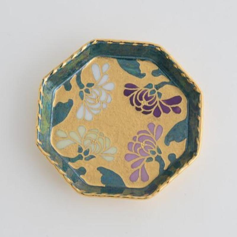 Carolyn Barlock Still-Life Sculpture - "Laurel V" (2025) Persian Luster & 22kt Gold on Porcelain Tray