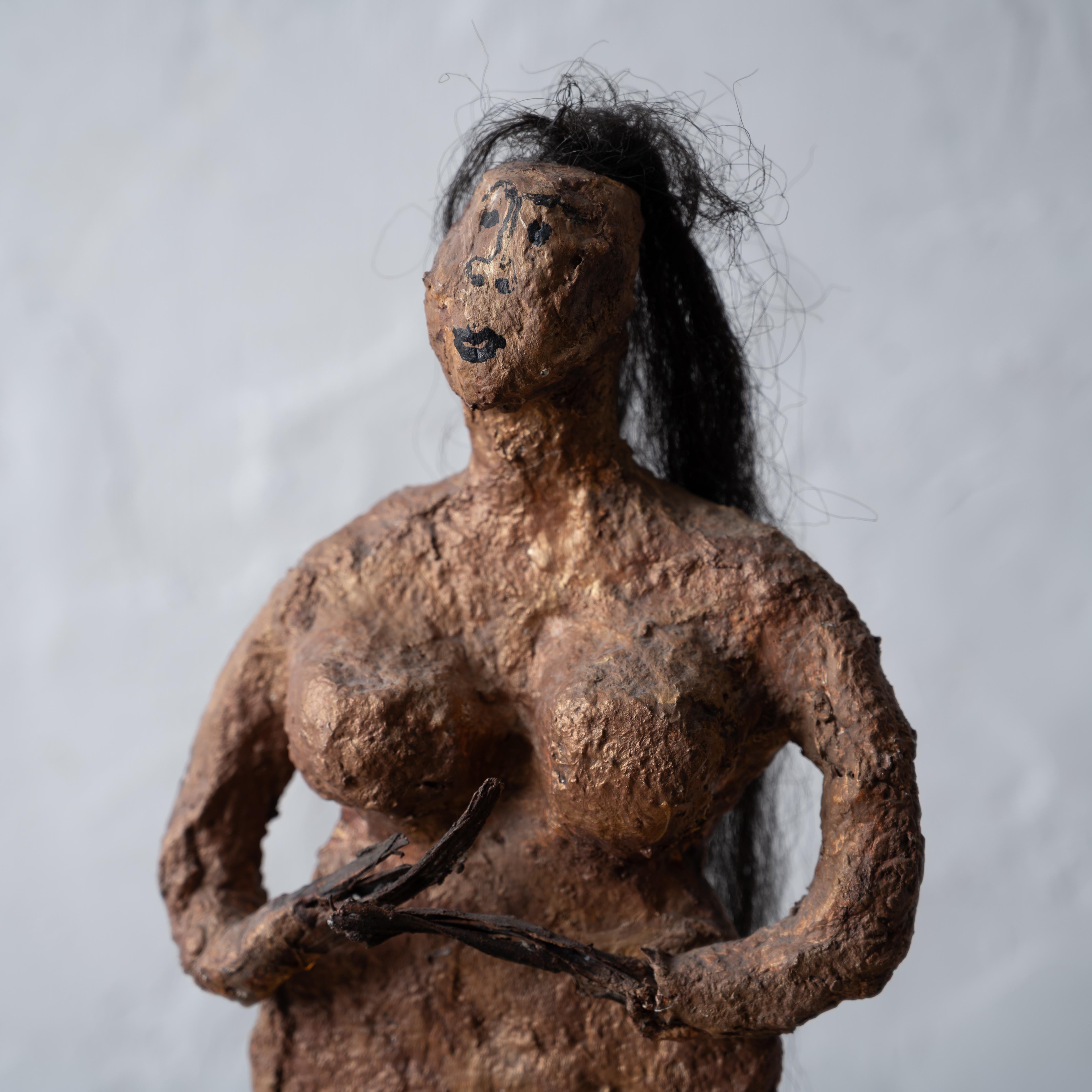 Carta Scultura della dea Carolyn Mae Lassiter in vendita