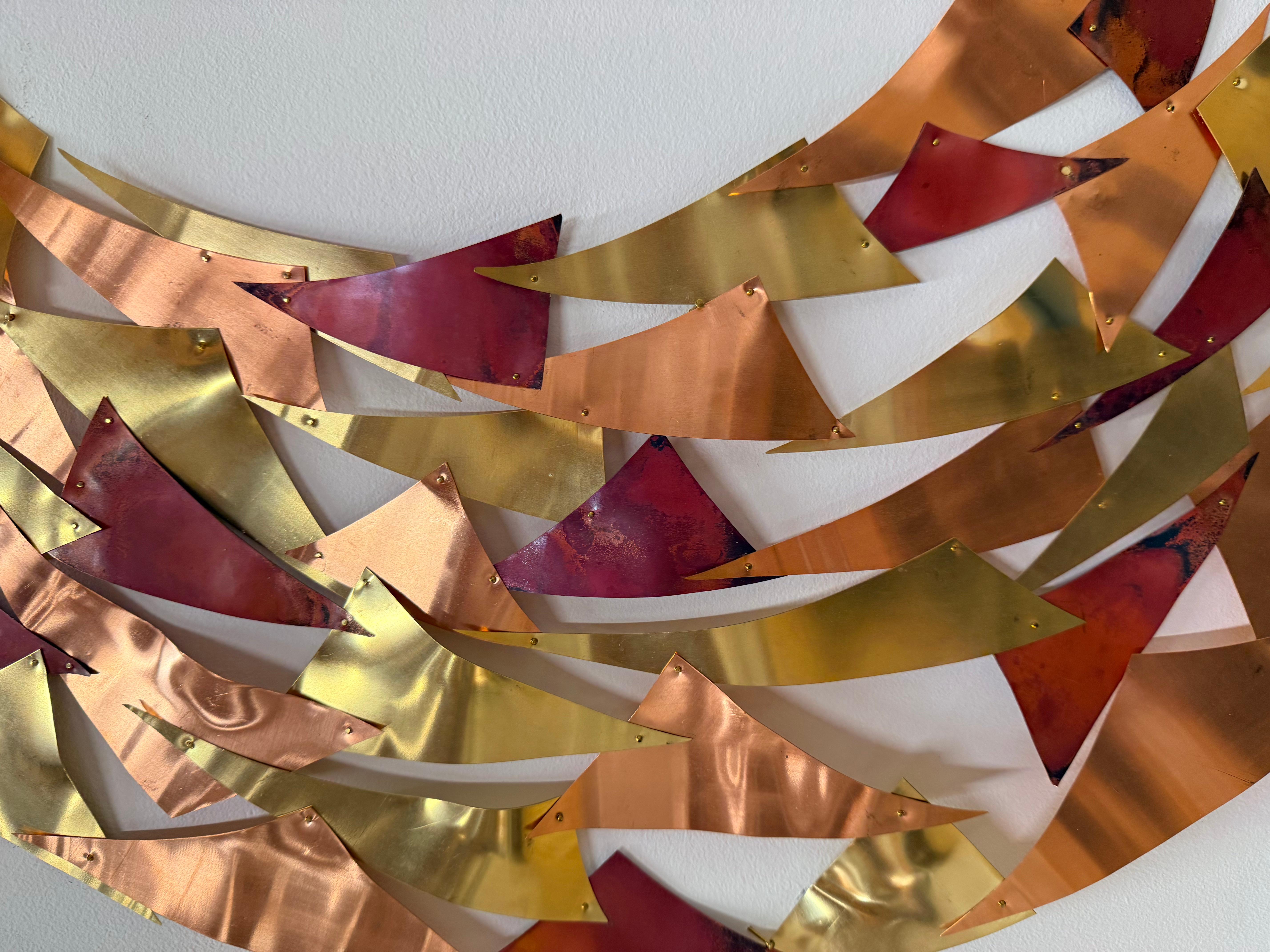 Around Here Somewhere - Scultura da parete in rame con luna crescente, 2025 in vendita 5