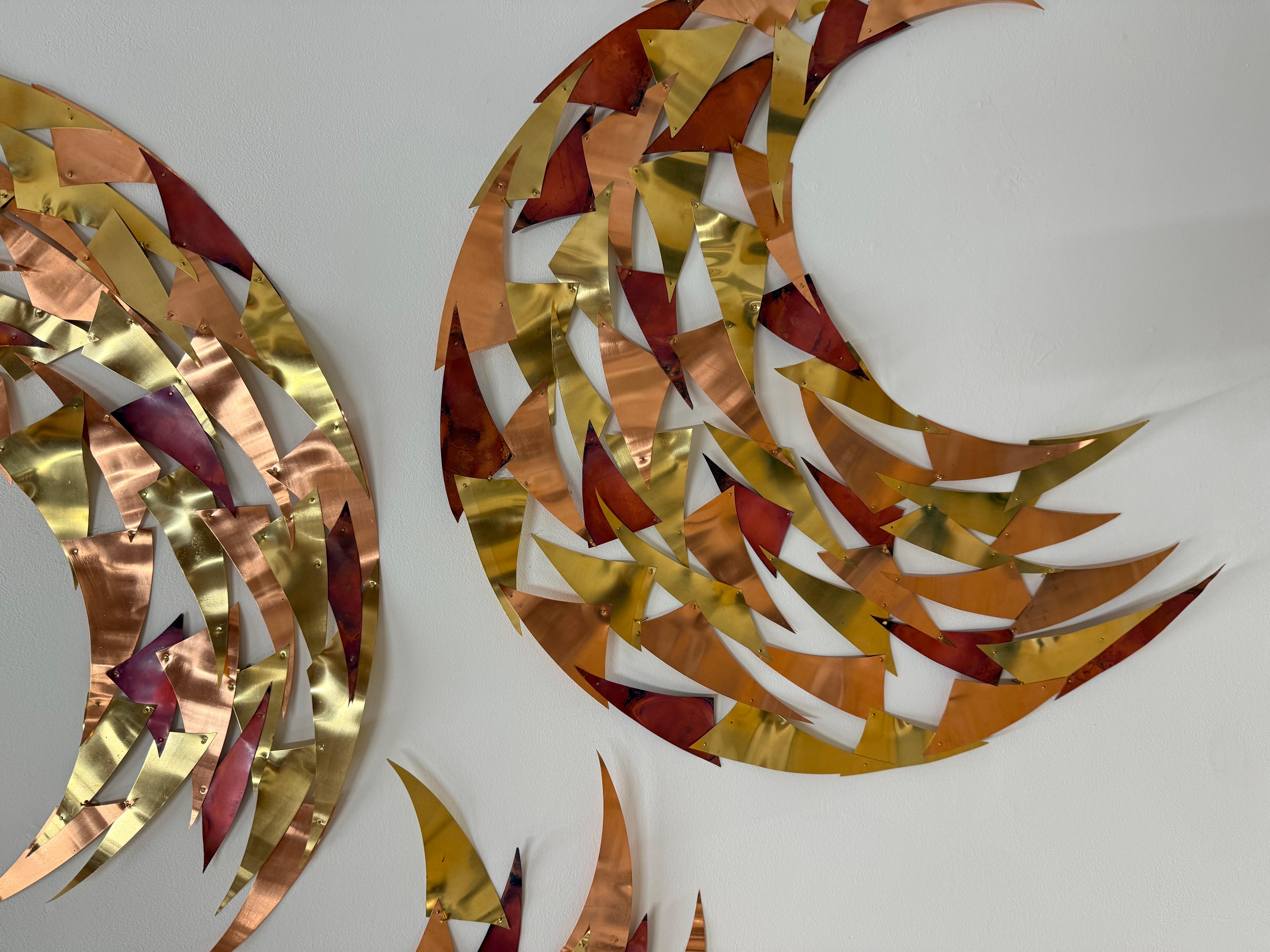 Around Here Somewhere - Scultura da parete in rame con luna crescente, 2025 in vendita 7