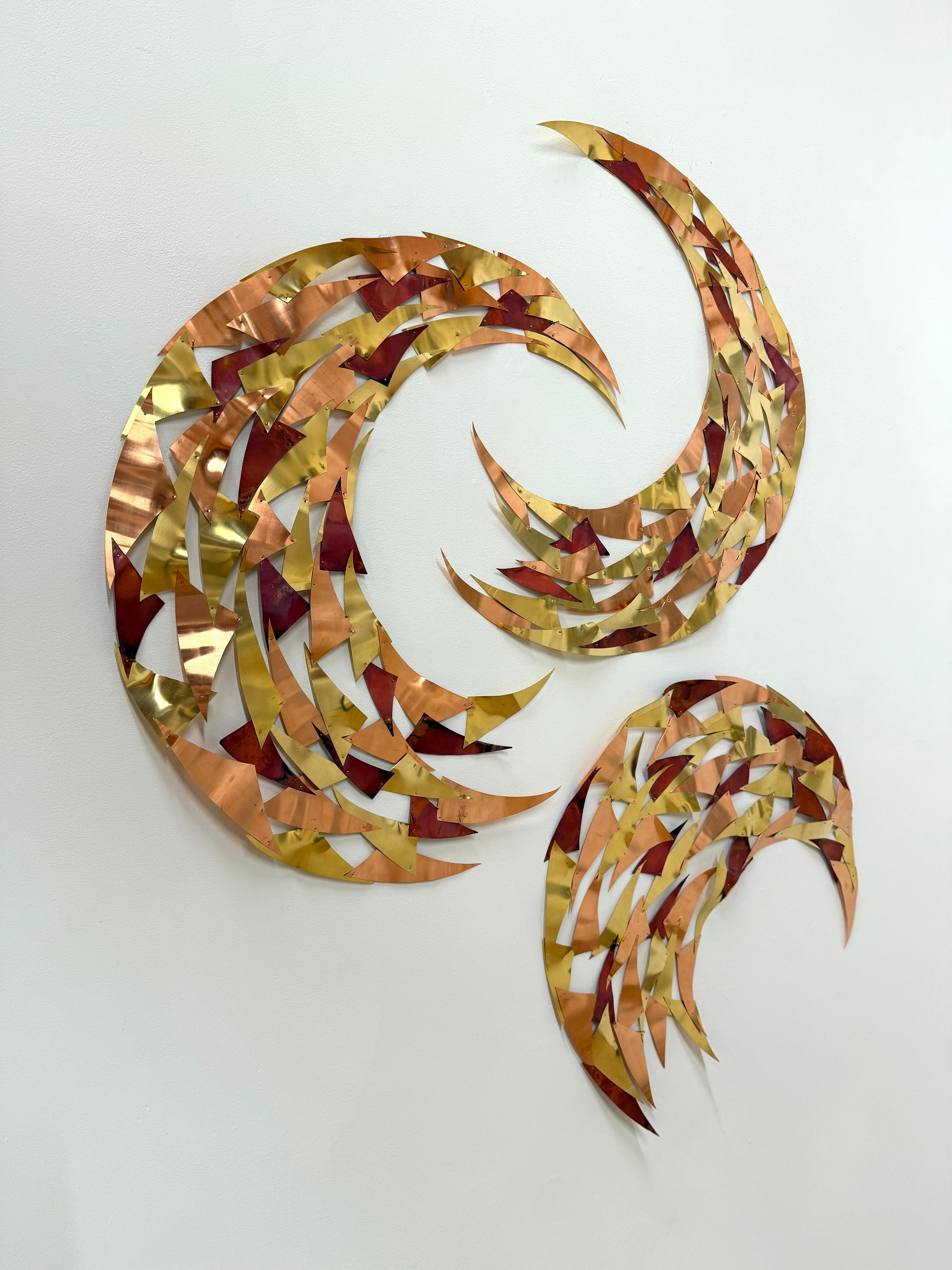Around Here Somewhere - Scultura da parete in rame con luna crescente, 2025 in vendita 11