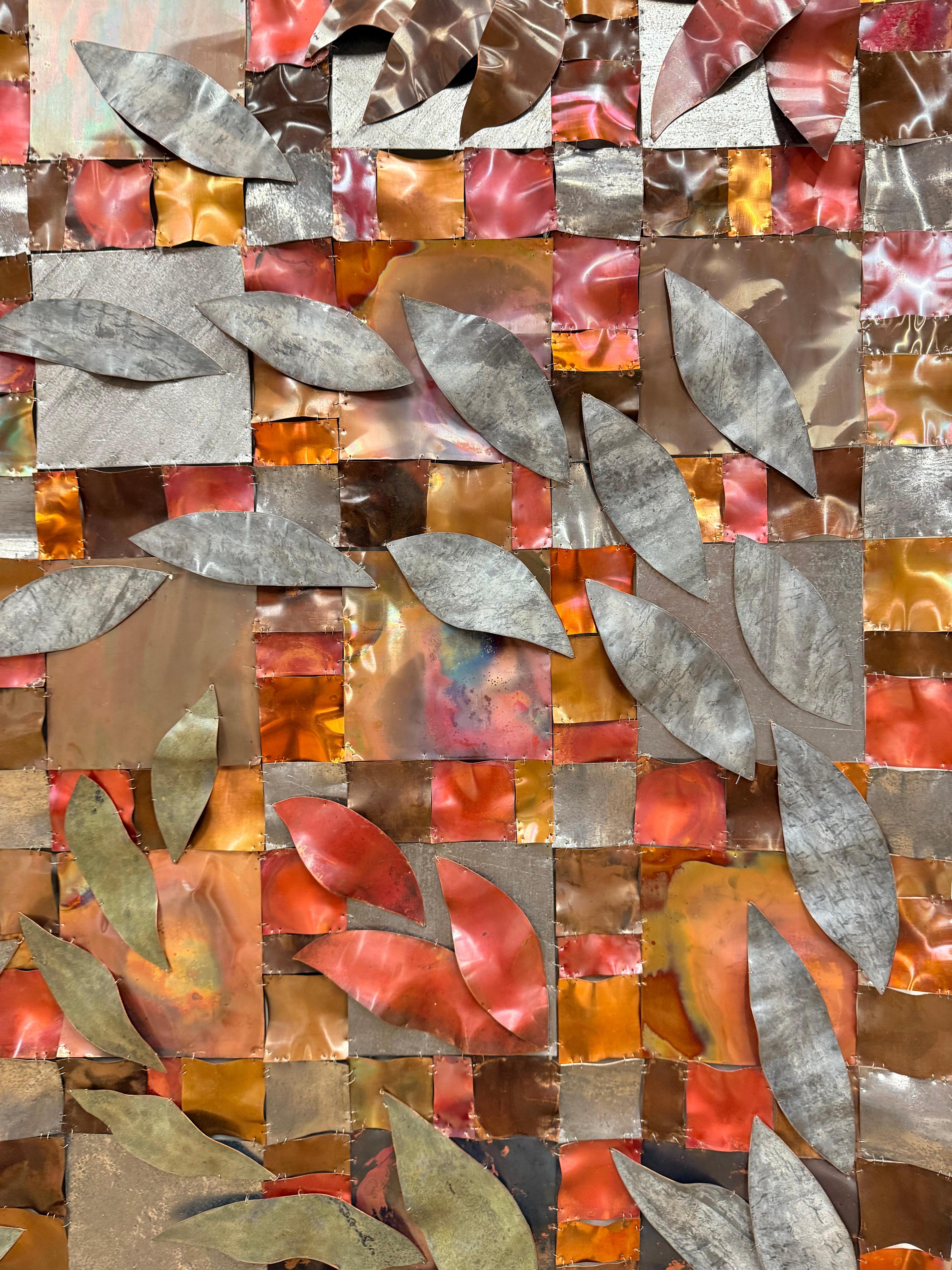 Fidelia - Escultura de Pared Cuadrada de Rejilla Metálica Hojas de Cobre, 2025 en venta 5