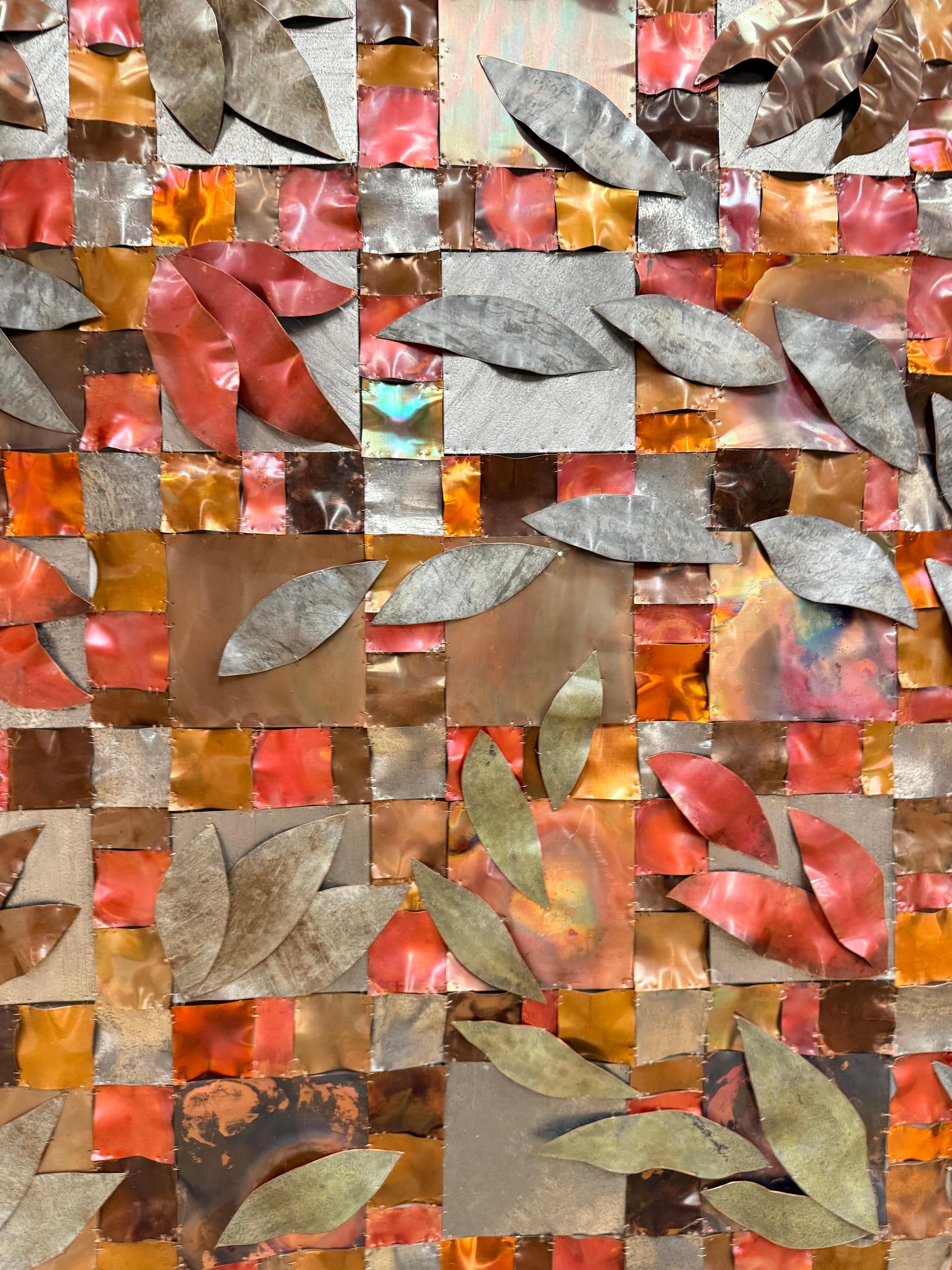 Fidelia - Escultura de Pared Cuadrada de Rejilla Metálica Hojas de Cobre, 2025 en venta 6