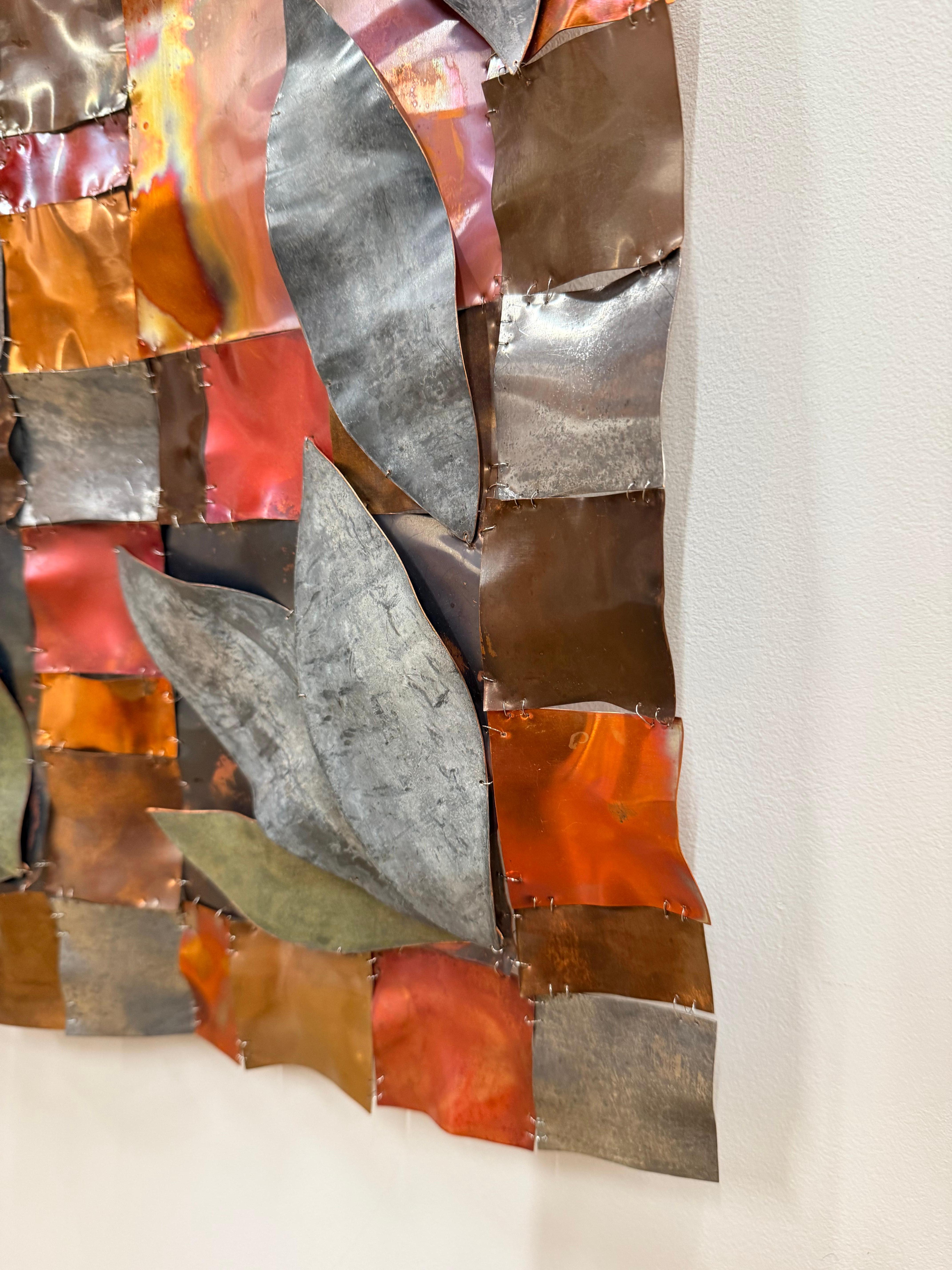 Fidelia - Escultura de Pared Cuadrada de Rejilla Metálica Hojas de Cobre, 2025 en venta 10