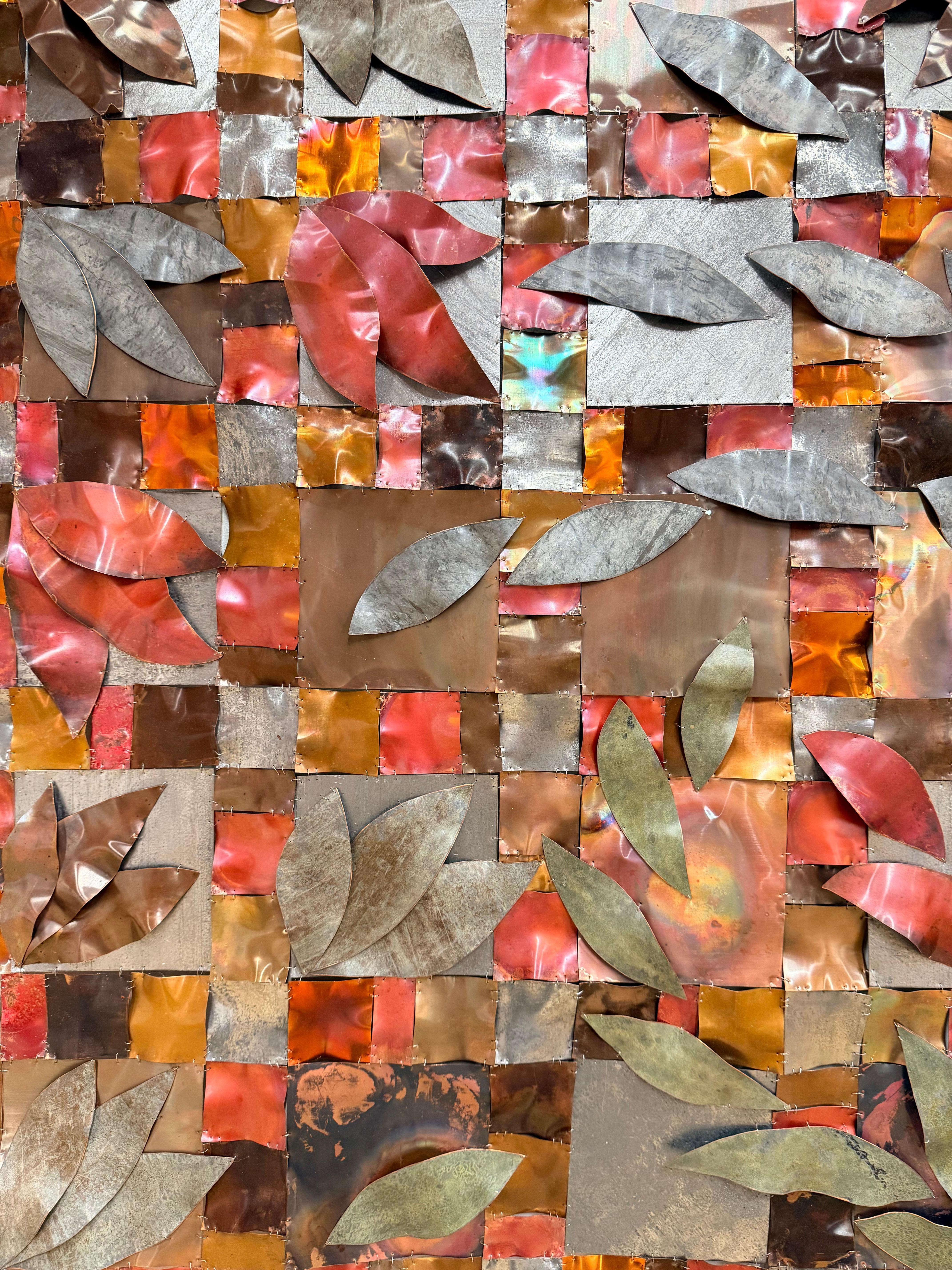Fidelia - Escultura de Pared Cuadrada de Rejilla Metálica Hojas de Cobre, 2025 - Abstract Sculpture Marrón de Carolyn Millstein