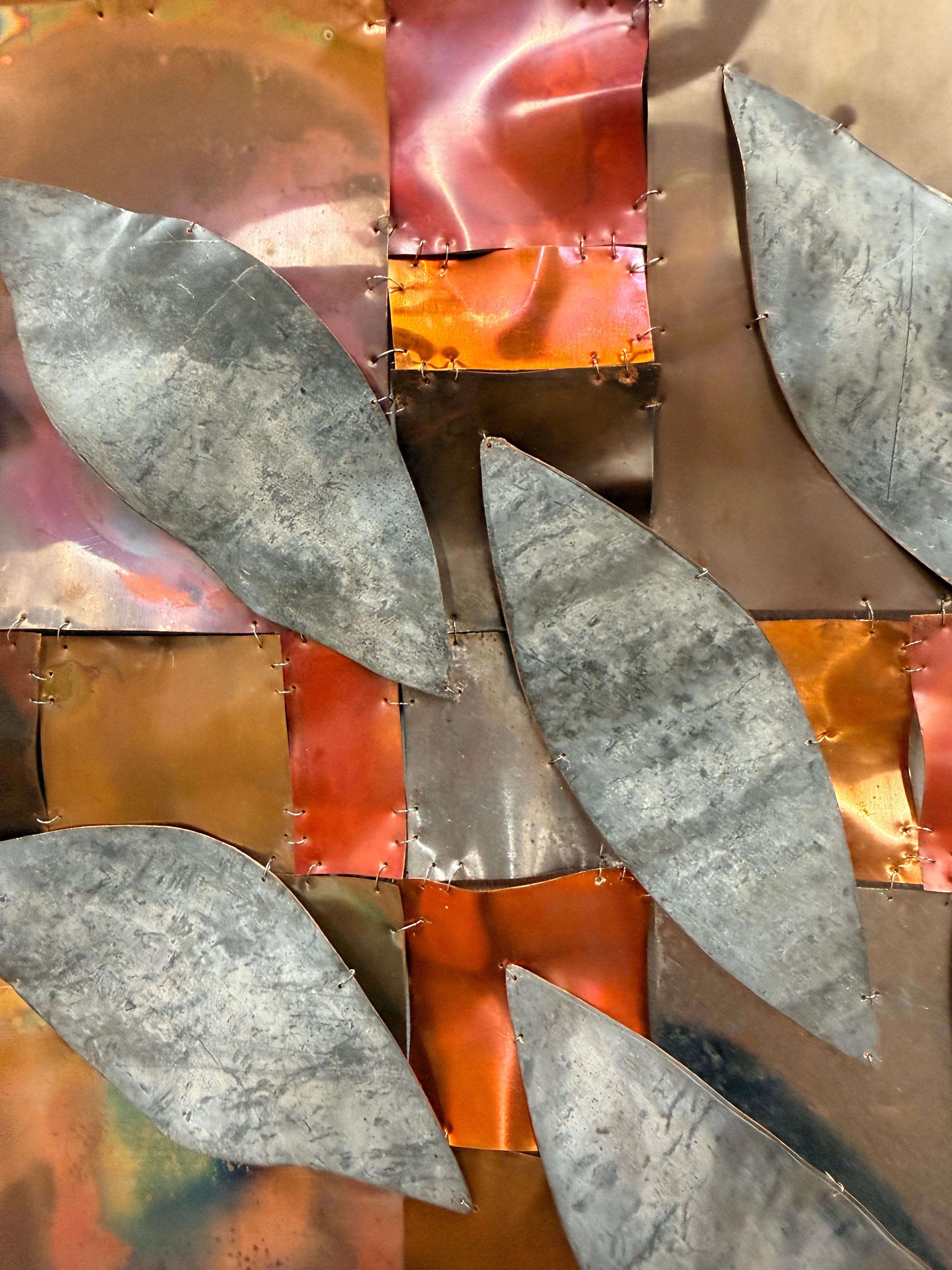 Fidelia - Escultura de Pared Cuadrada de Rejilla Metálica Hojas de Cobre, 2025 en venta 4