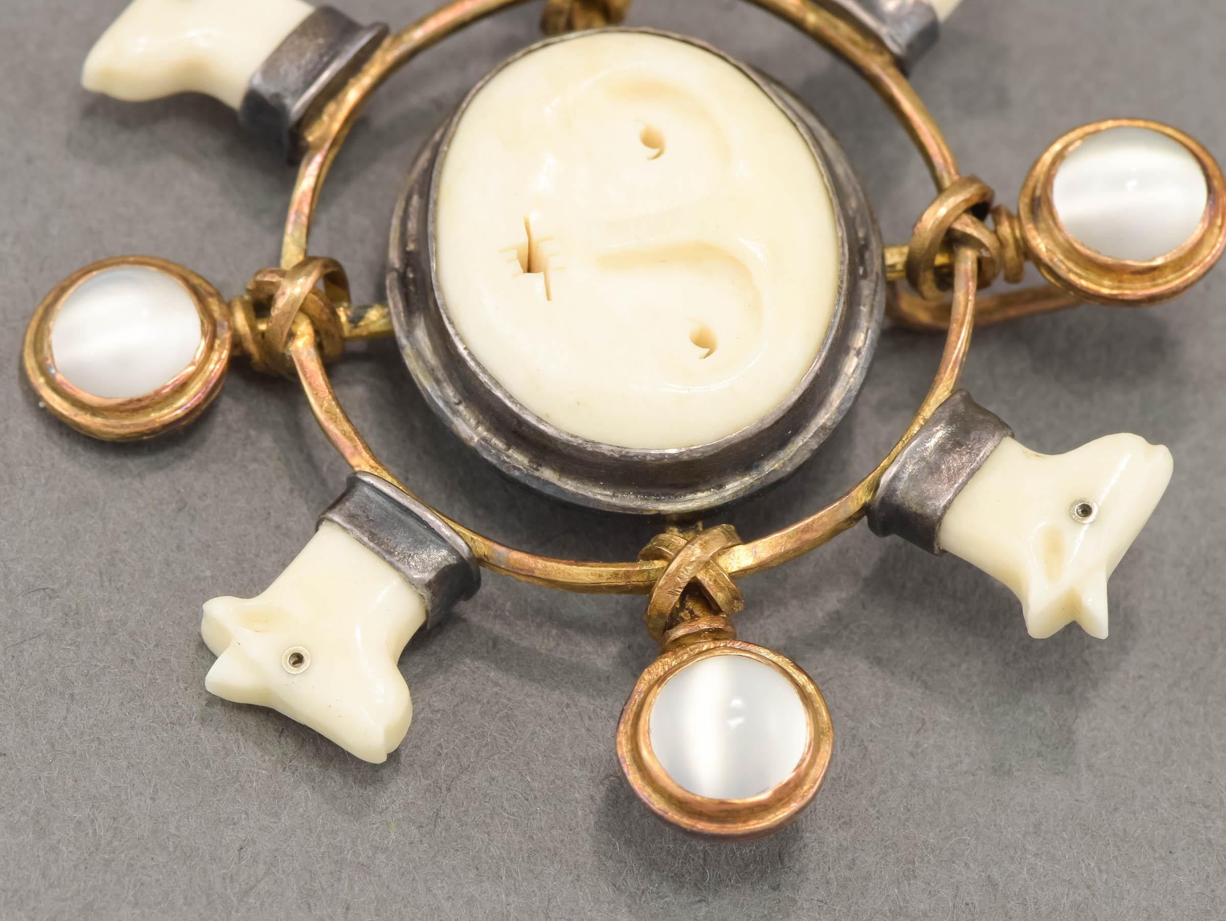 Carolyn Morris Bach Mondstein-Anhänger „Moon Dogs“ aus 18 Karat Gold und Sterling 5