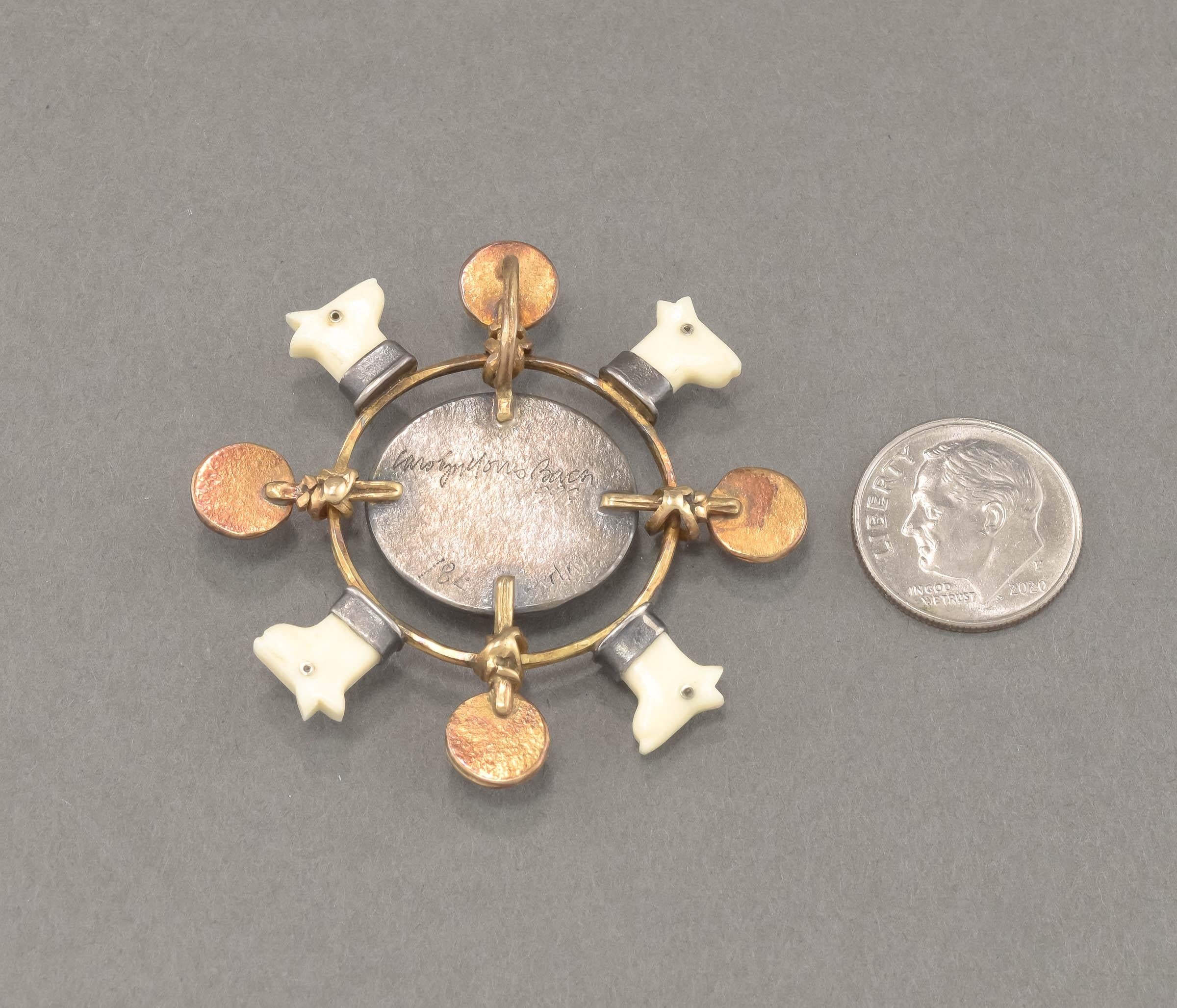 Carolyn Morris Bach Mondstein-Anhänger „Moon Dogs“ aus 18 Karat Gold und Sterling im Zustand „Gut“ in Danvers, MA