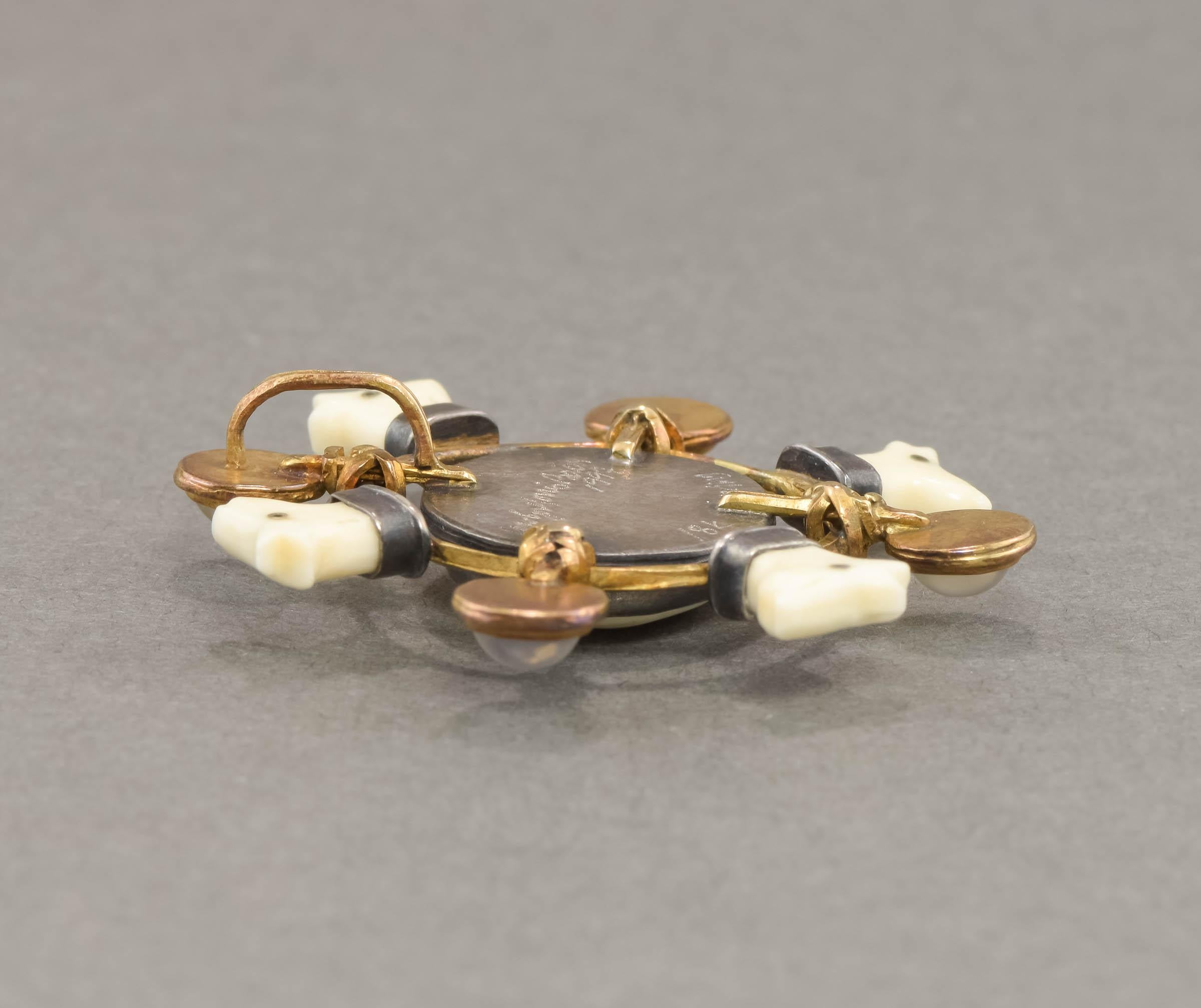 Carolyn Morris Bach Mondstein-Anhänger „Moon Dogs“ aus 18 Karat Gold und Sterling 3