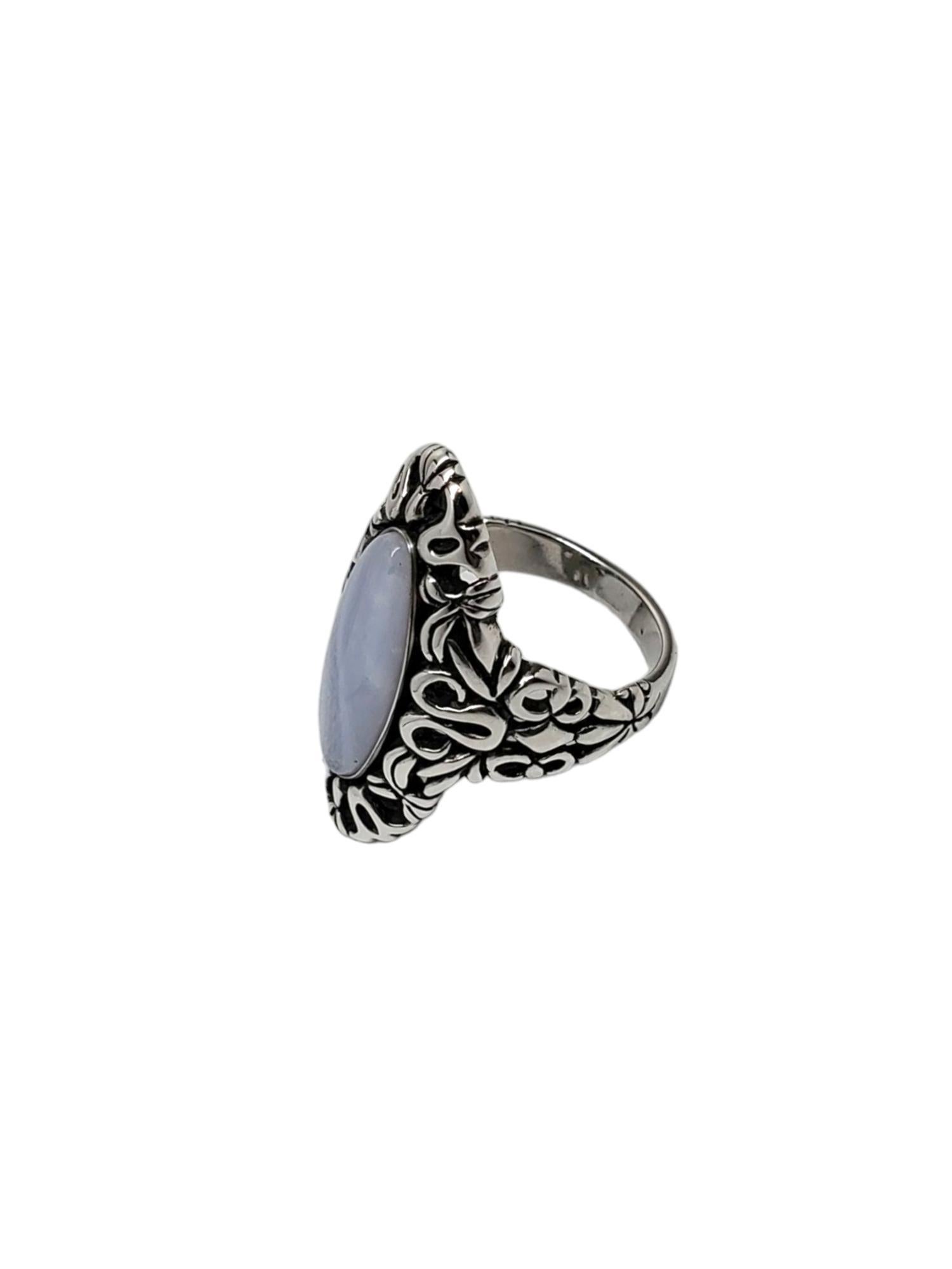Vintage Carolyn Pollack Sterling Silver and Agate Ring Size 10.25

This lovely ring features one oval blue lace agate stone  (22  mm x 9 mm) set in beautifully detailed sterling silver  

Width: 1.3 inches.  Shank: 3.5 mm.

Size: 10.25

Stamped: CR