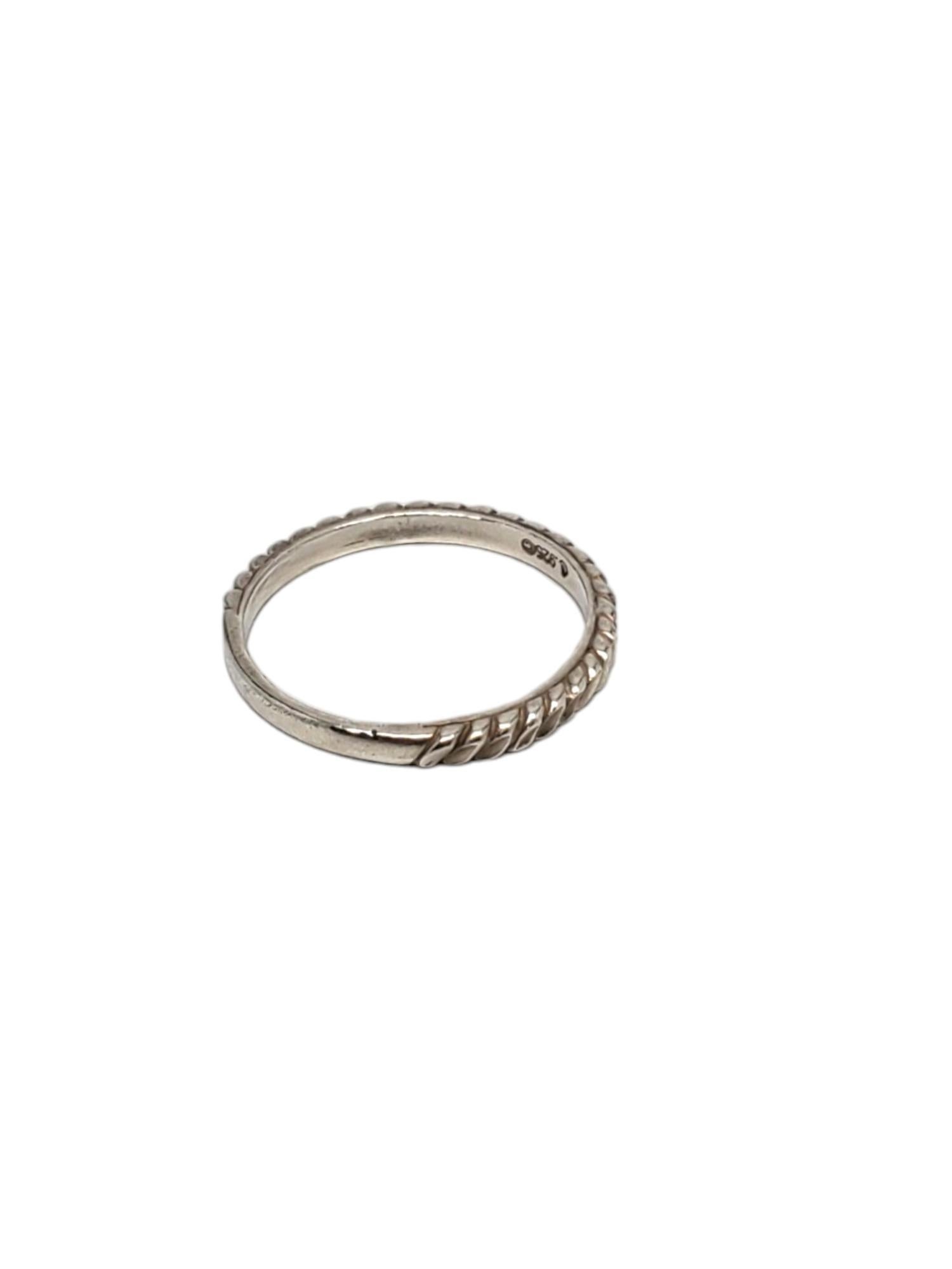 Anello in argento Carolyn Pollack misura 10

Questo delizioso anello di Carolyn Pollack è realizzato in argento sterling con taglio a diamante. 

Larghezza: 3 mm.  
Gambo: 2.5 mm.

Dimensione: 10

Marchio di garanzia: CR 925

Peso: 1,4 dwt./ 2,5