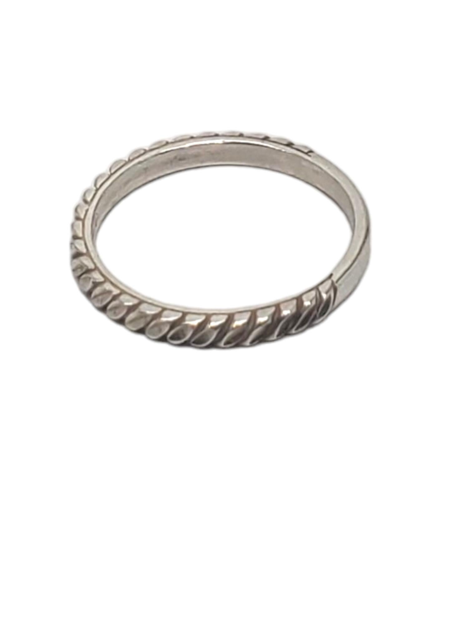 Carolyn Pollack Anello in argento sterling con taglio a diamante misura 9,25

Questo delizioso bracciale di Carolyn Pollack è realizzato in argento sterling con taglio a diamante.  

Larghezza: 3 mm.
Gambo: 2.5 mm. 

Dimensione: 9.25

Timbrato: CR