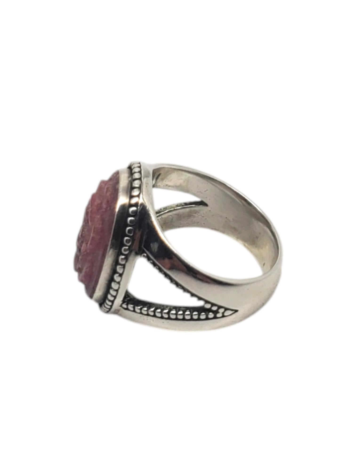 Carolyn Pollack Sterling Silver Rhodonite Carved Rose Ring -

This unique ring by Carolyn Pollack features a carved rhodonite rose design (17.79 mm x 13.09 mm) set in classic sterling silver.

Size: 7

Shank: 6 mm

Stamped: CR 925

Weigh: 7.01 dwt /