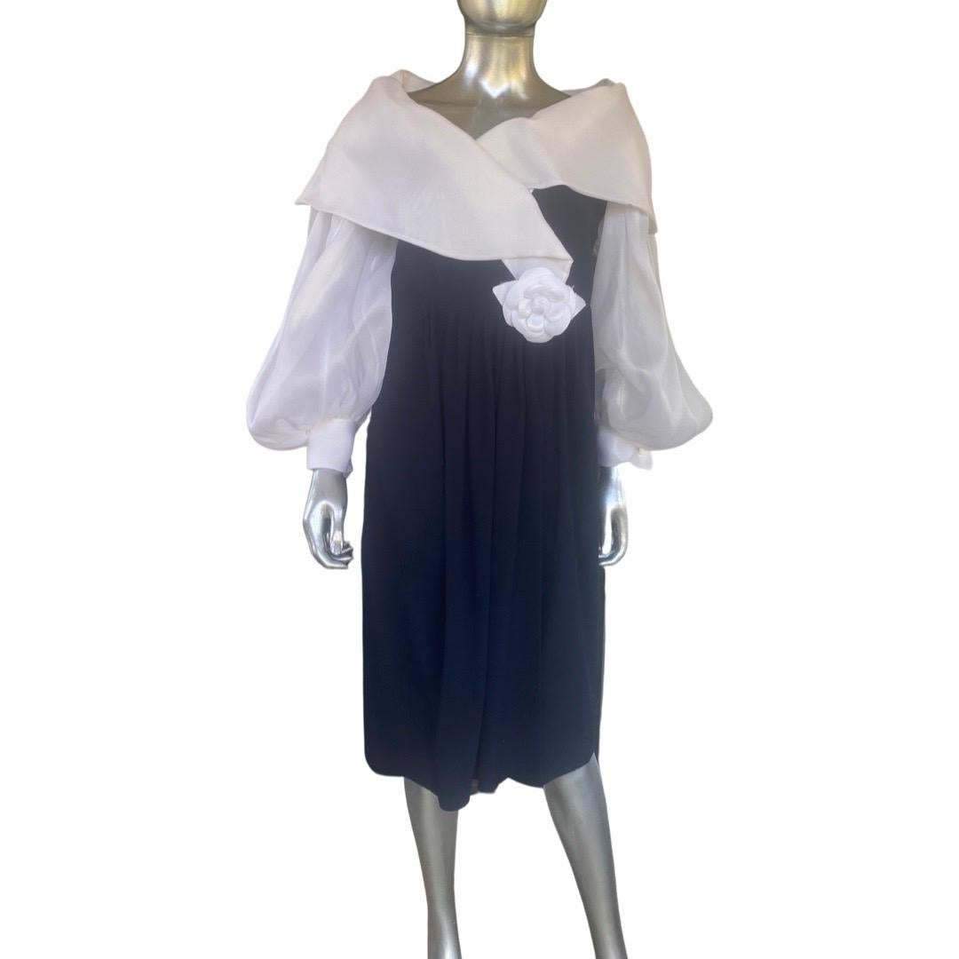 Carolyn Roehm for I Magnin Navy Crepe & White Organza Off Shoulder Dress Size 16 For Sale 8