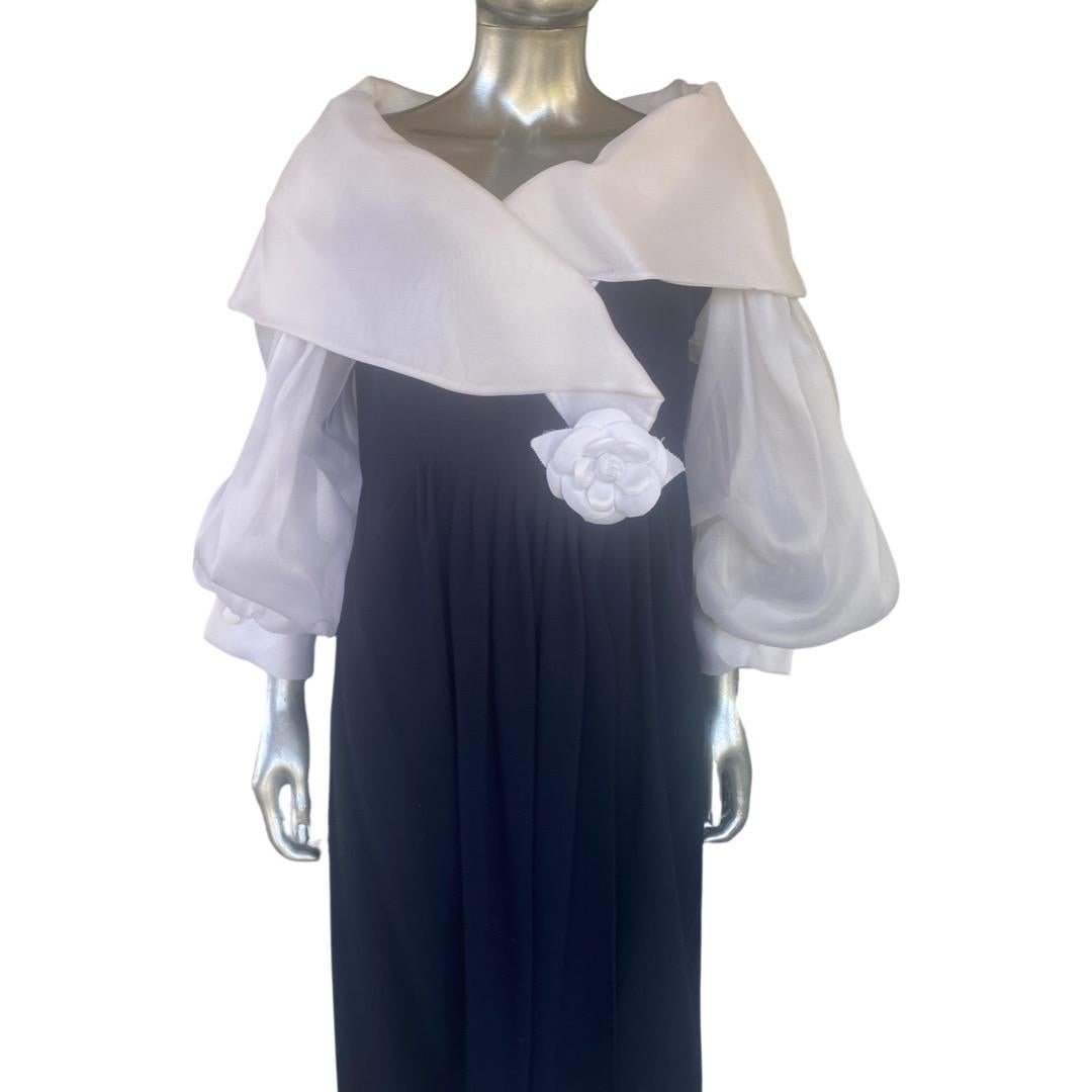 Carolyn Roehm for I Magnin Navy Crepe & White Organza Off Shoulder Dress Size 16 For Sale 1