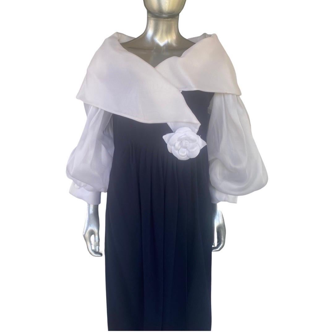 Carolyn Roehm for I Magnin Navy Crepe & White Organza Off Shoulder Dress Size 16 For Sale 3