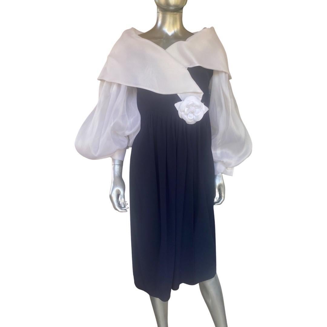 Carolyn Roehm for I Magnin Navy Crepe & White Organza Off Shoulder Dress Size 16 For Sale 4