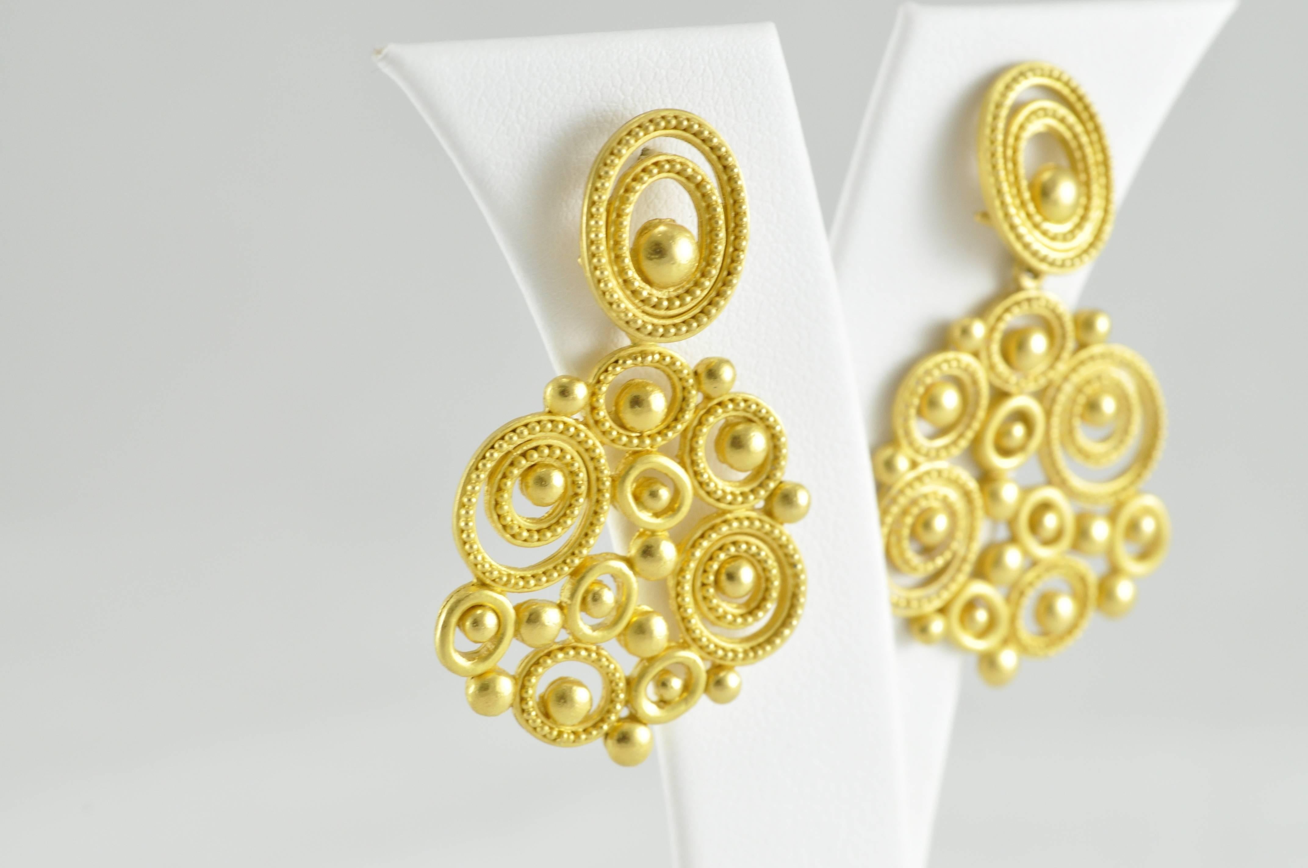 Carolyn Tyler Dune Chandelier Yellow Gold Earrings In New Condition In Dallas, TX