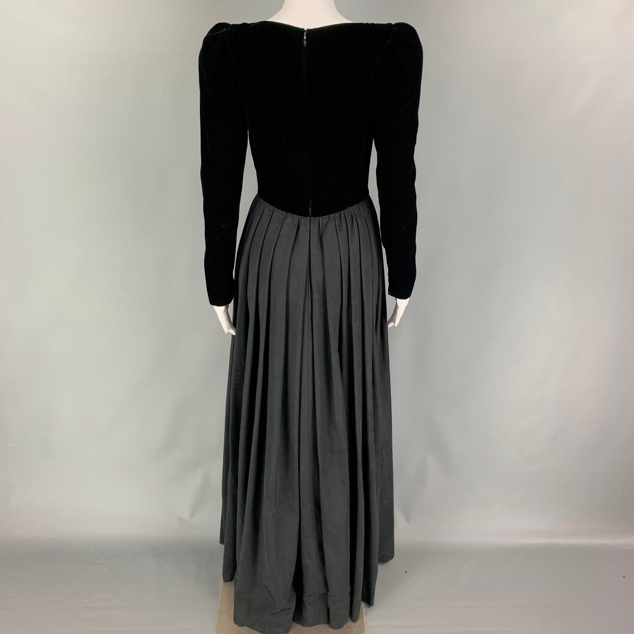 CAROLYNE ROEHM Size 6 Black Taffeta Moare' Long Dress 1
