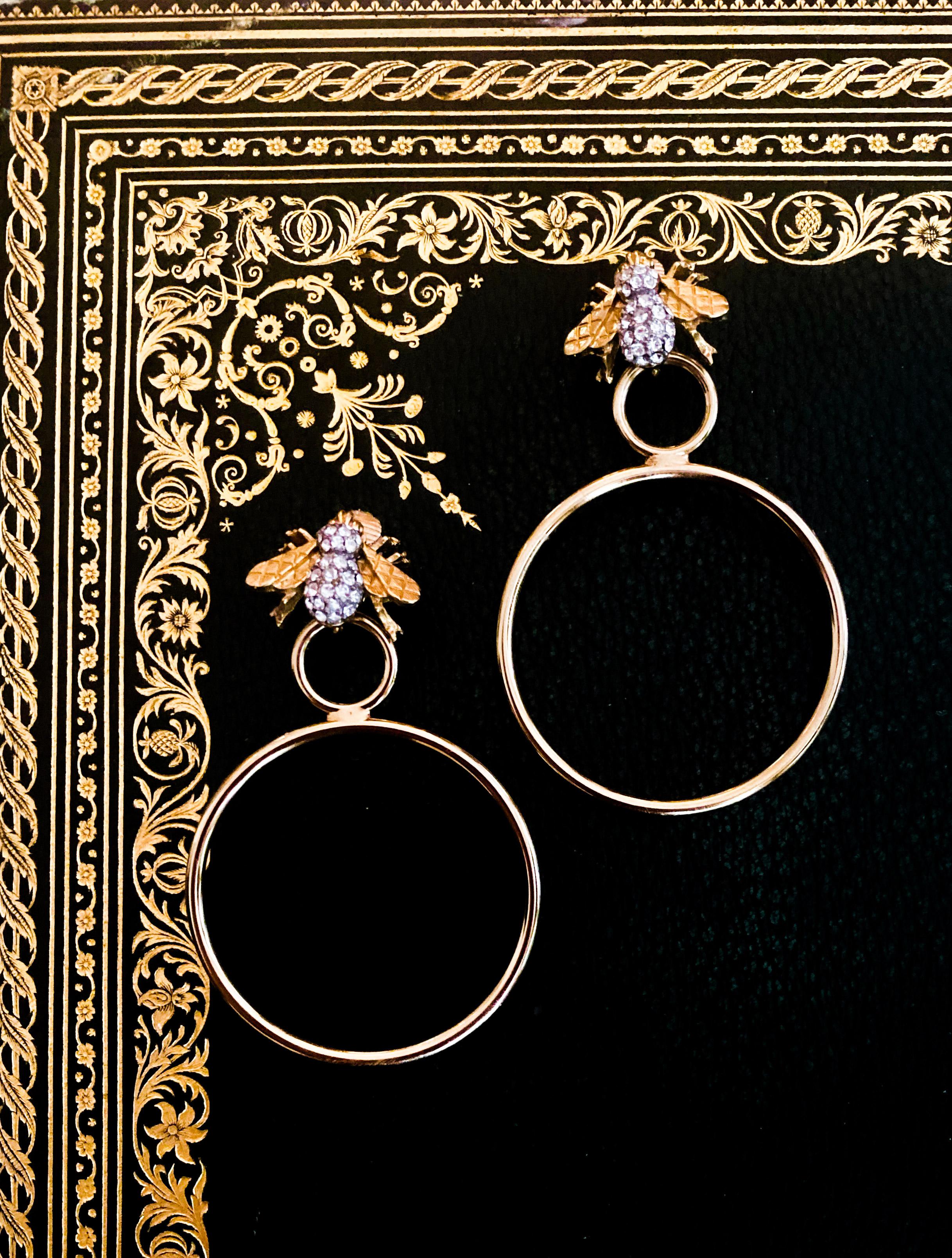 Carolyne Roehm x CINER Crystal Bee Hoop CLIP Earring In New Condition For Sale In New York, NY