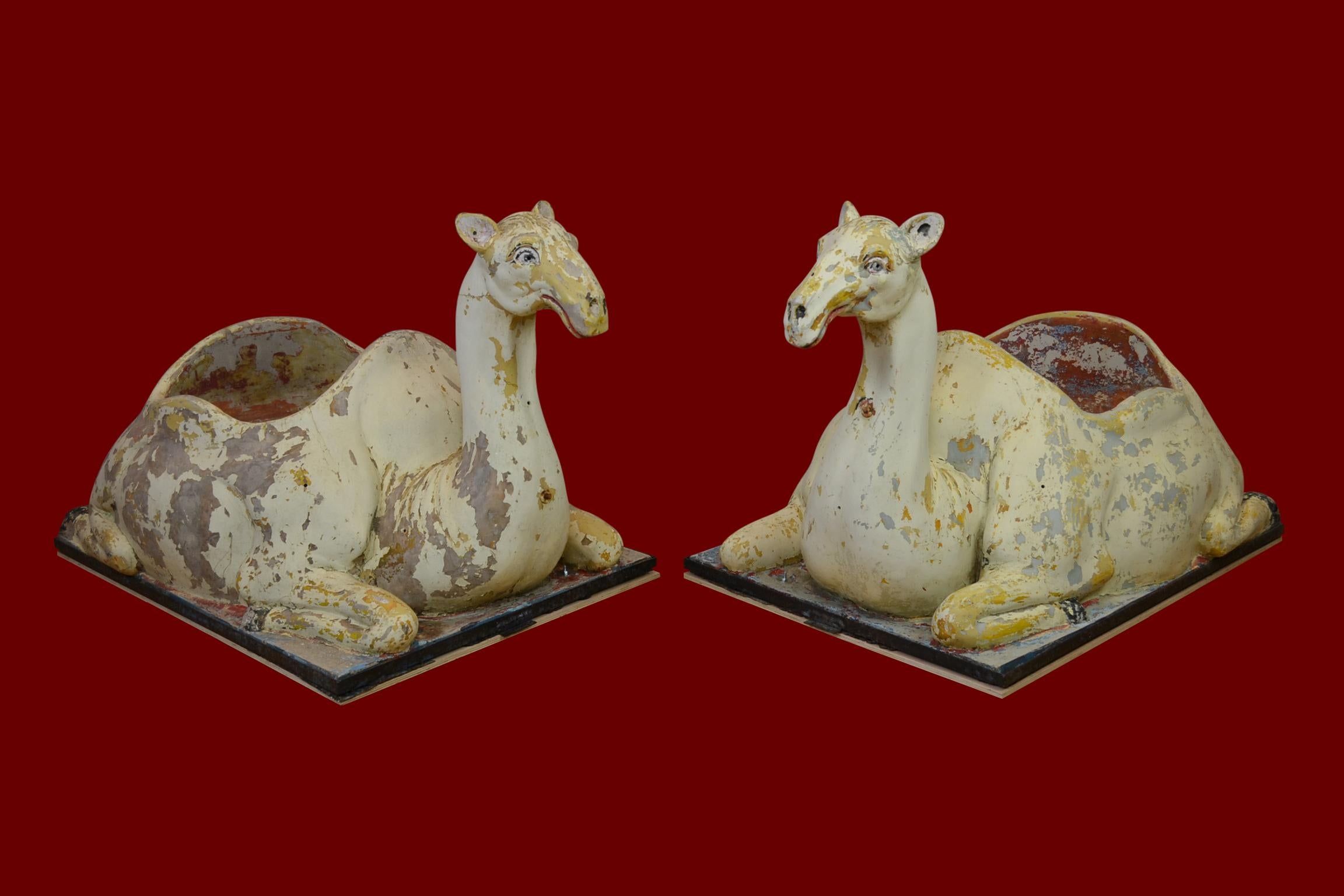 Carousel Animaux à dos de chameau, 1970, Europe, 2 pièces disponibles en vente 13