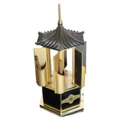 Caja de Cigarros Carrusel, Caja de Música Giratoria Modelada como una Pagoda Negra y Dorada