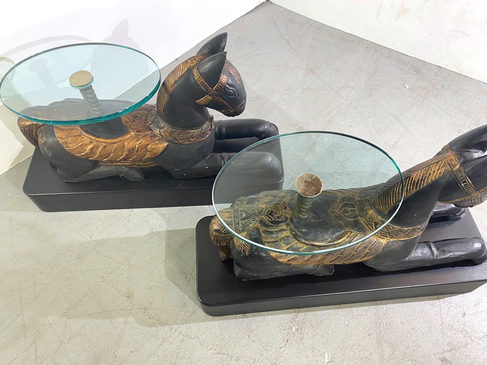 Européen Tables d'appoint cheval de manège set de 2 en vente