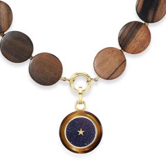 PENDENTIF CARPE DIEM EN RÉSINE MARRON « Look at the star »