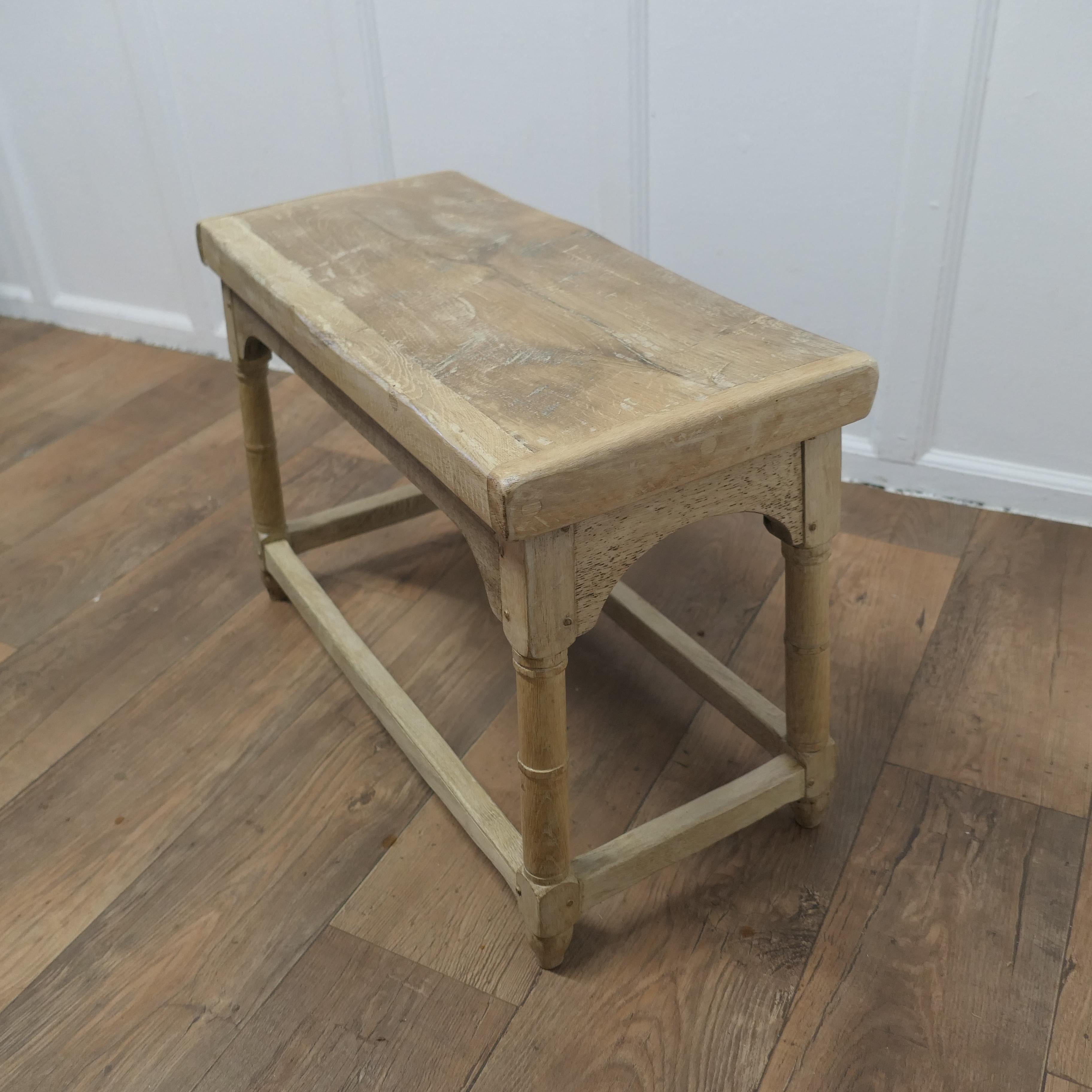 Carpenters Rustic Bleached Oak Joint Stool  This is a wonderful piece  For Sale 3