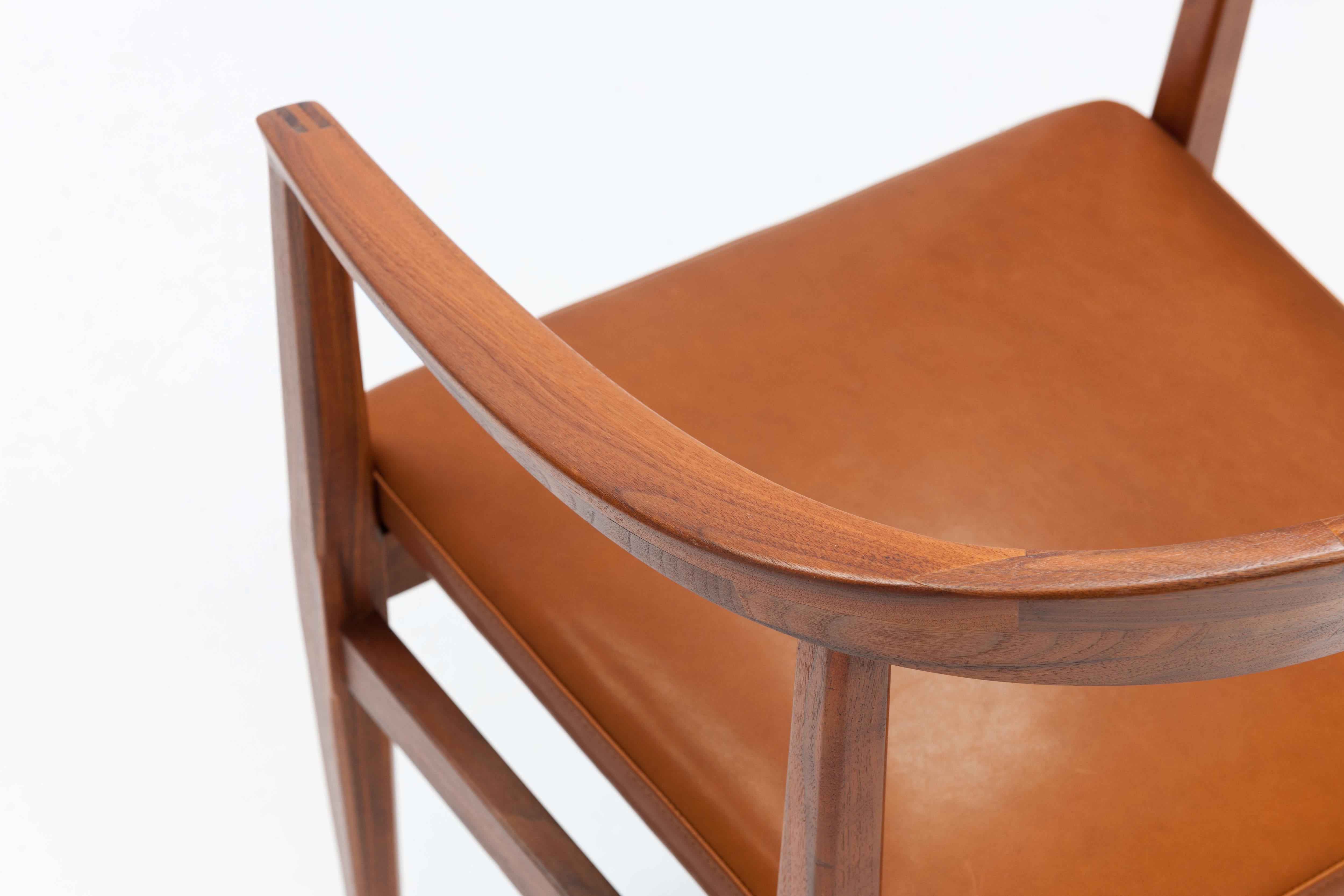 Walnut Dining Chairs by Eyjolfur Augustsson by HJ. Jackson 'Hjalmar Jackson' In Excellent Condition In Utrecht, NL