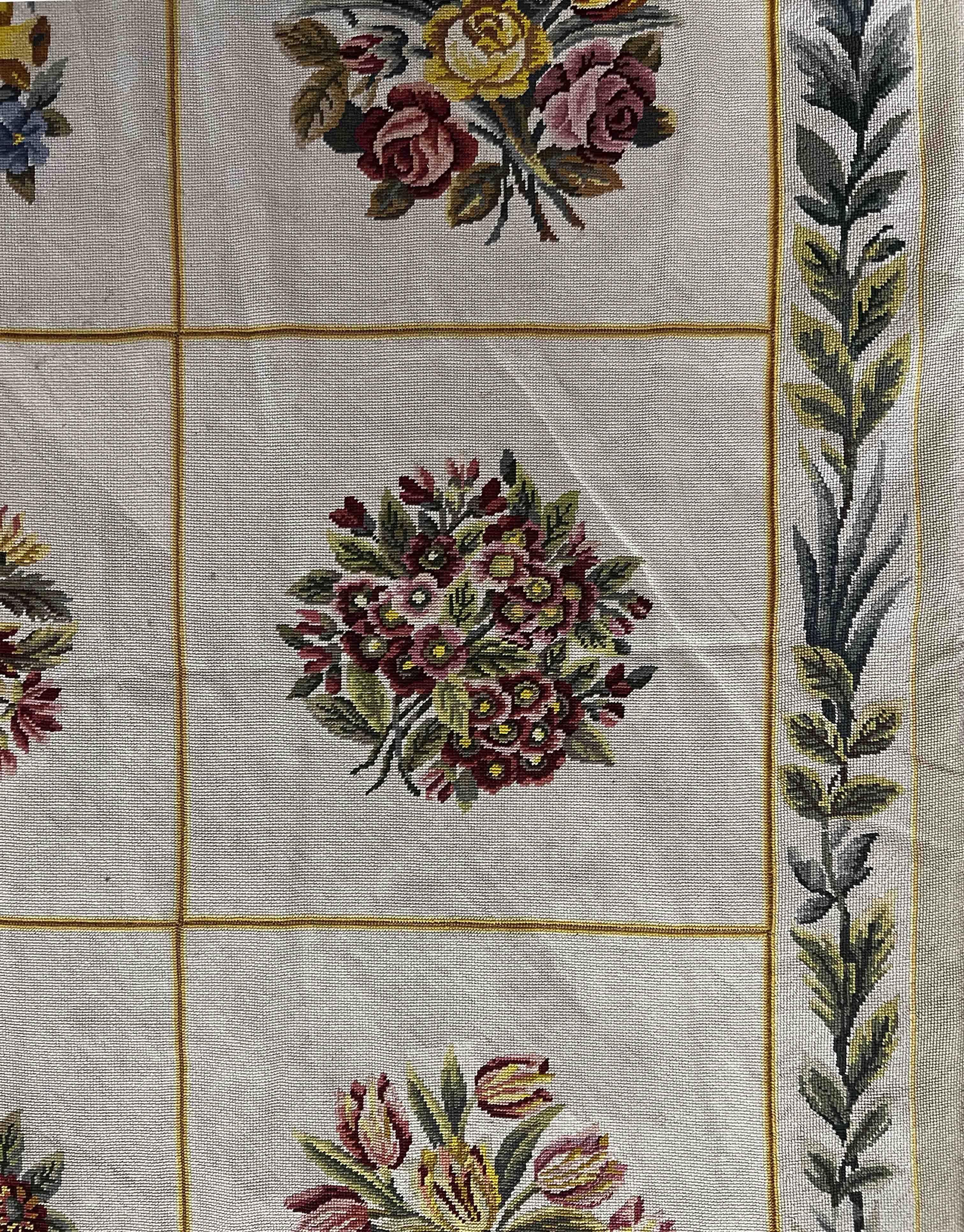 Annodato a mano Tappeto Au Petit Point 19TH. Secolo - Dimensioni: 2m80x1m30 - N° 947 in vendita