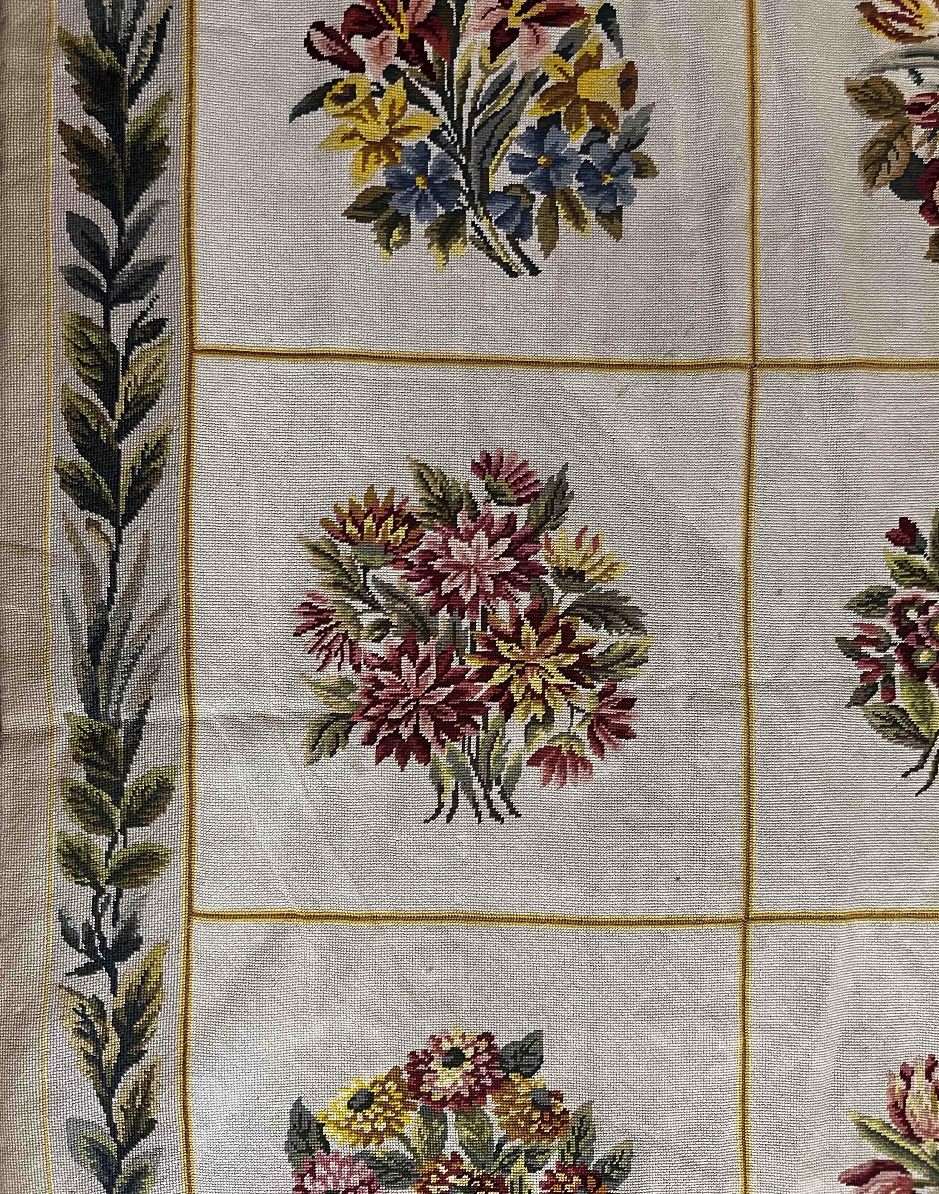 Tappeto Au Petit Point 19TH. Secolo - Dimensioni: 2m80x1m30 - N° 947 In condizioni ottime in vendita a Paris, FR