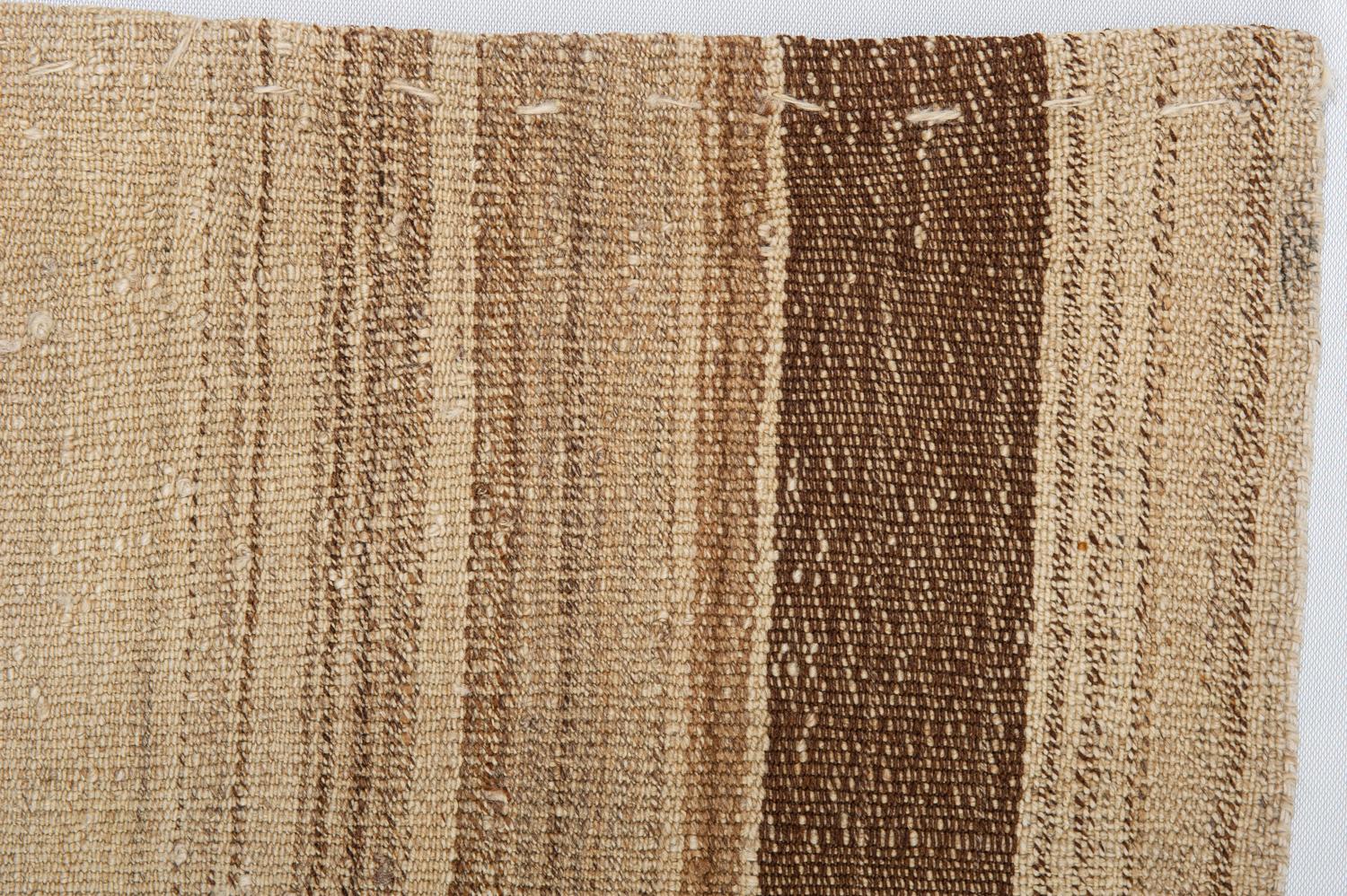 Teppich „Cicim“ aus Naturwolle (20. Jahrhundert) im Angebot