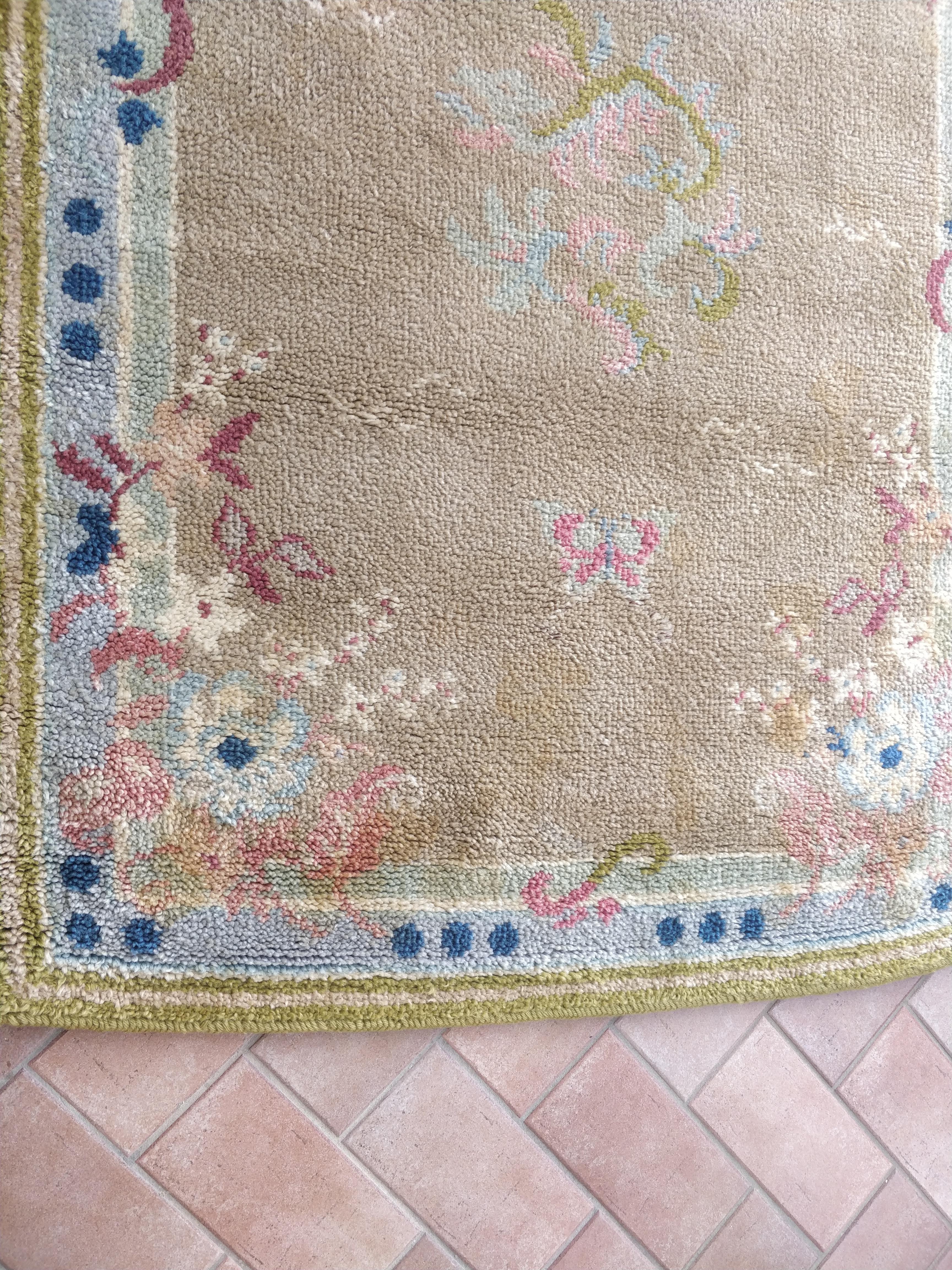French Carpet Cogolin France  Vintage wool Hand knotted  130 x 190  For Sale