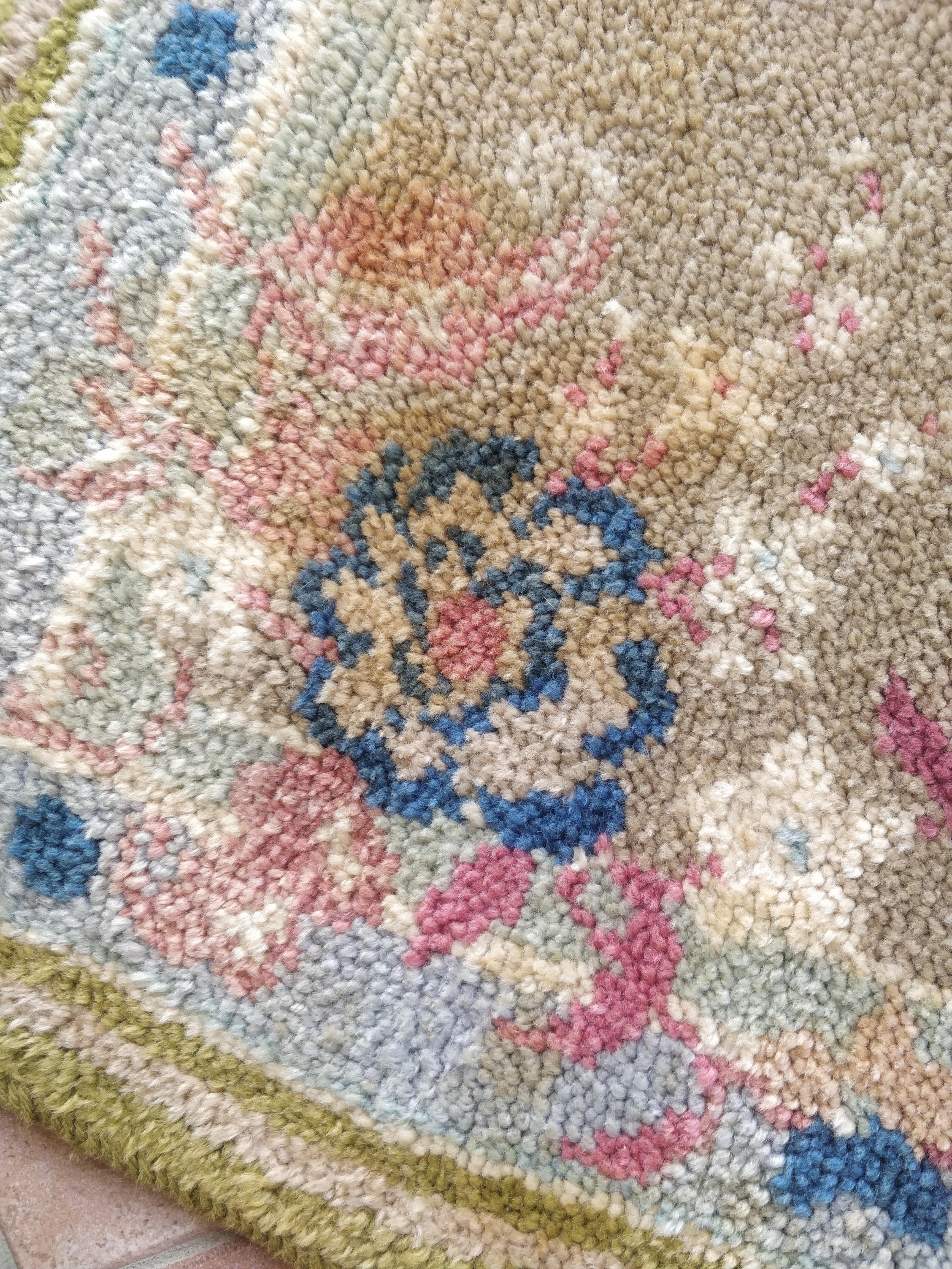 Carpet Cogolin France  Vintage wool Hand knotted  130 x 190  In Good Condition For Sale In Firenze, FI