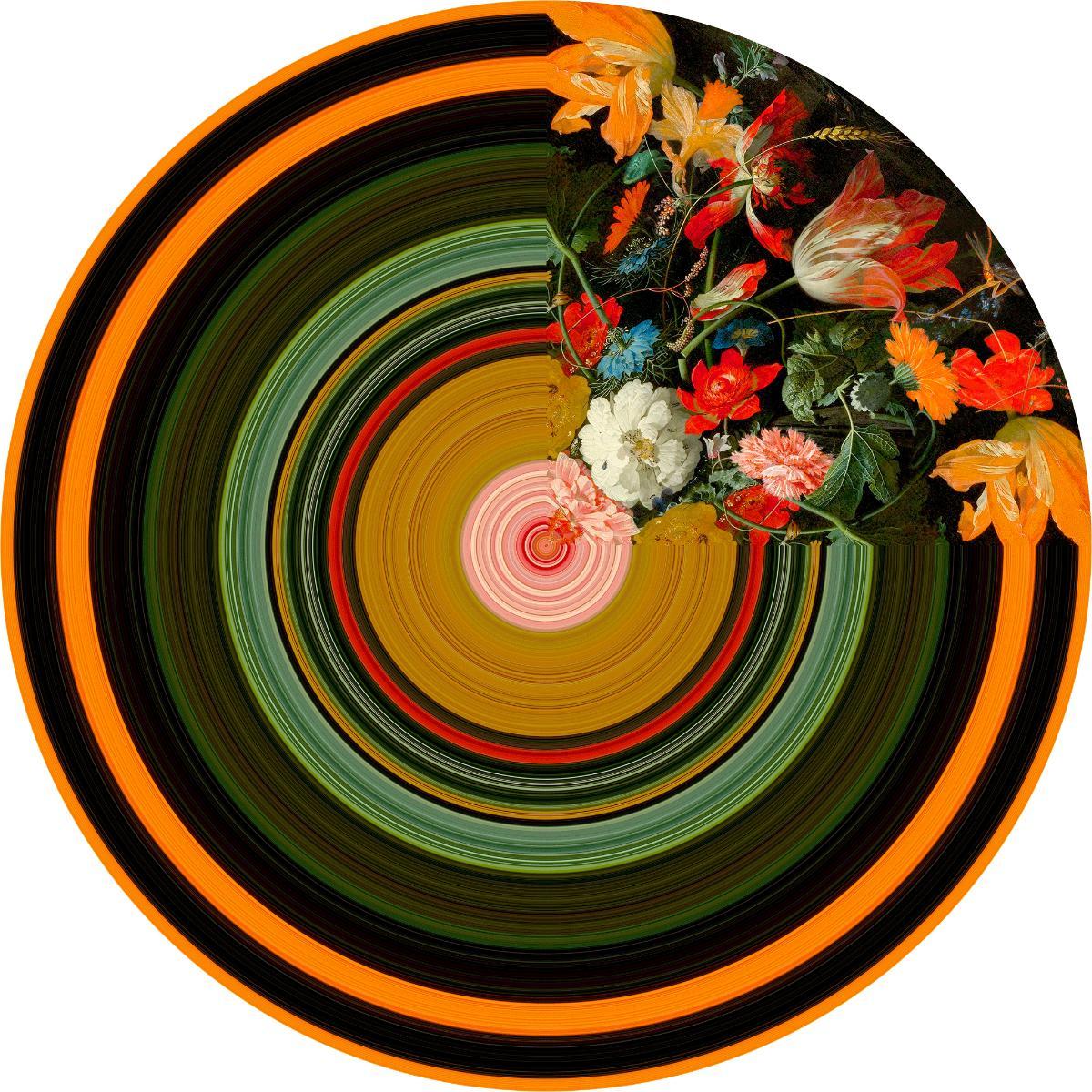 Le immagini di incantevoli fiori colorati sono allungate in linee per rivelare i loro splendidi colori. È come se l'immagine dei fiori non venisse scaricata correttamente sullo schermo del computer. Il tradizionale motivo floreale incontra l'era