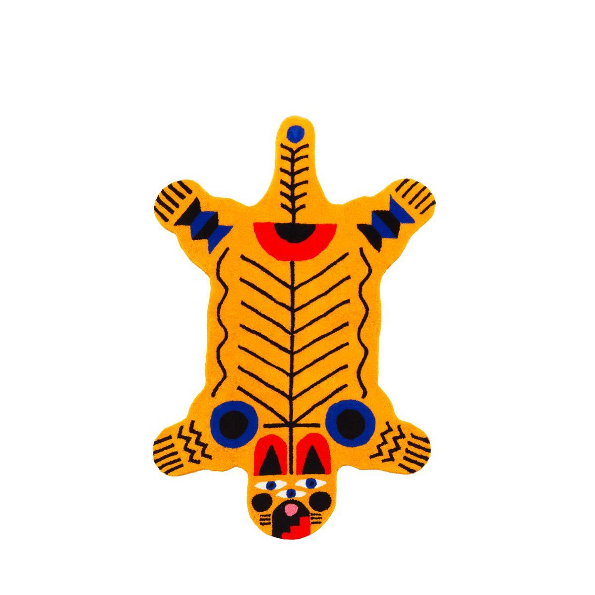 Poursuit le développement de la famille des tapis avec une nouvelle collection conçue par Marco Oggian, caractérisée par une variété de couleurs vives et de géométries fortes. Découvrez le tapis Oggian Italian Tiger L (Shaped)

Marco Oggian est né
