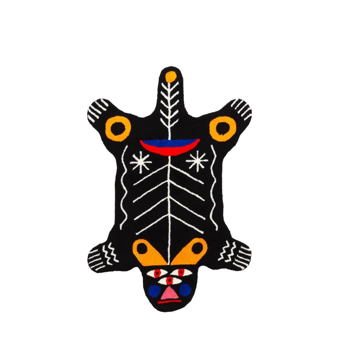 Poursuit le développement de la famille des tapis avec une nouvelle collection conçue par Marco Oggian, caractérisée par une variété de couleurs vives et de géométries fortes. Découvrez le tapis Oggian Kinotto L (Shaped)

Marco Oggian est né (1990,