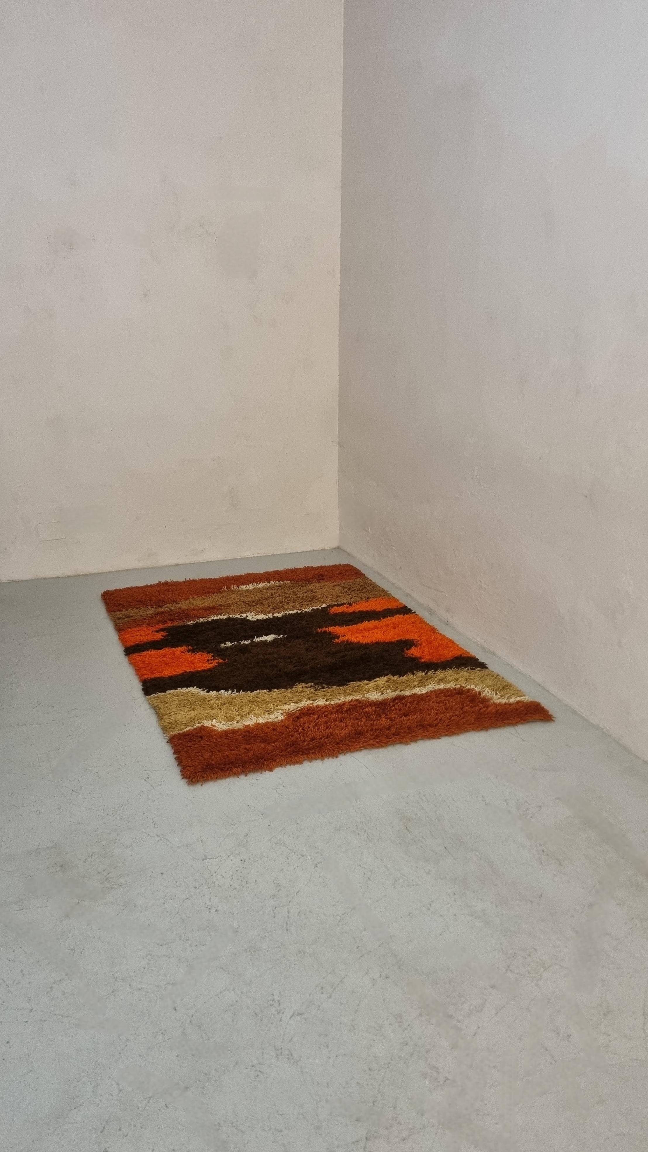 Mid-Century moderno Carpet produced by Teppich- Siegel Germany 1970s in vendita