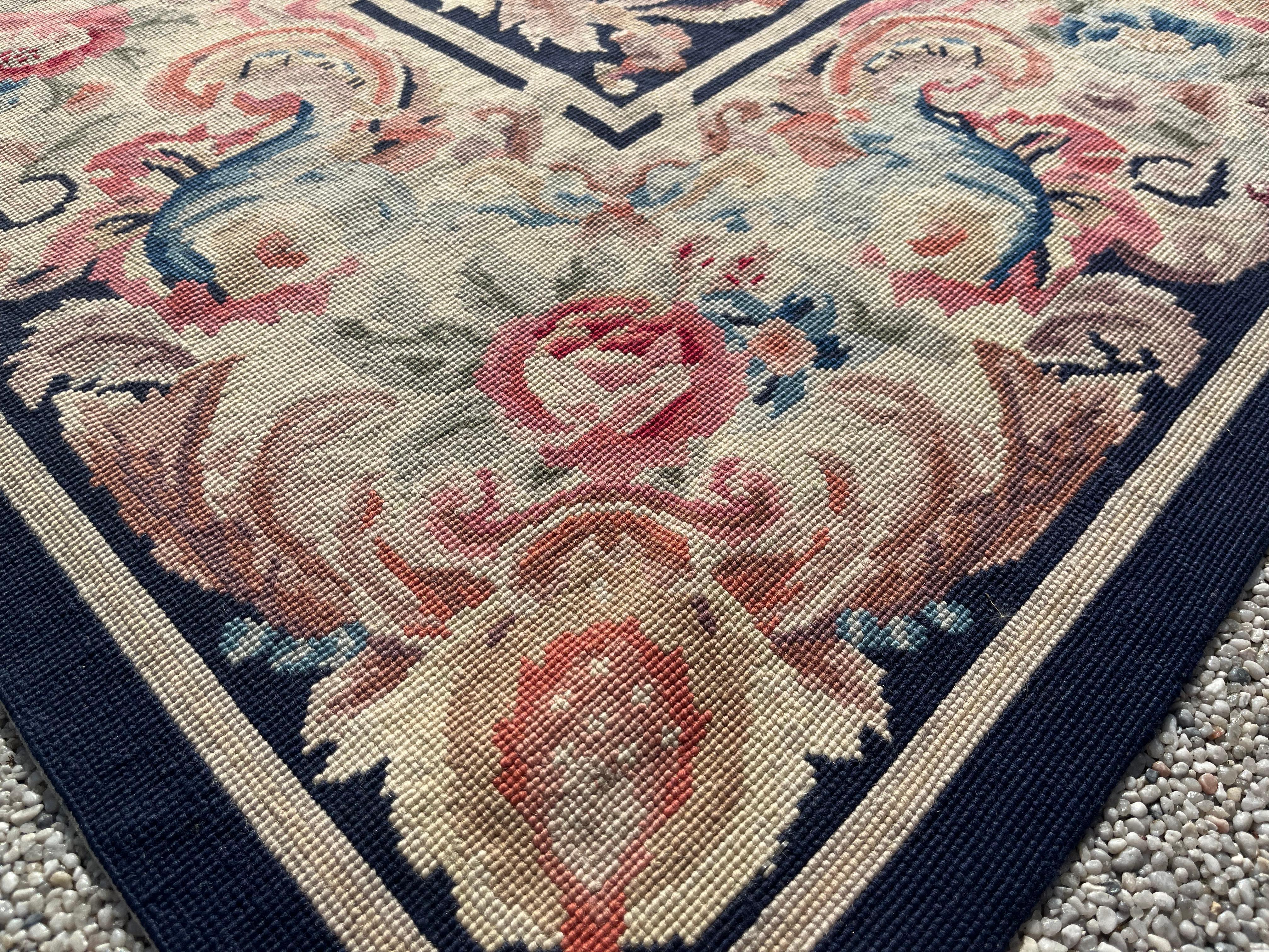 Carpet with knotted stitches in the style of Aubusson For Sale 3