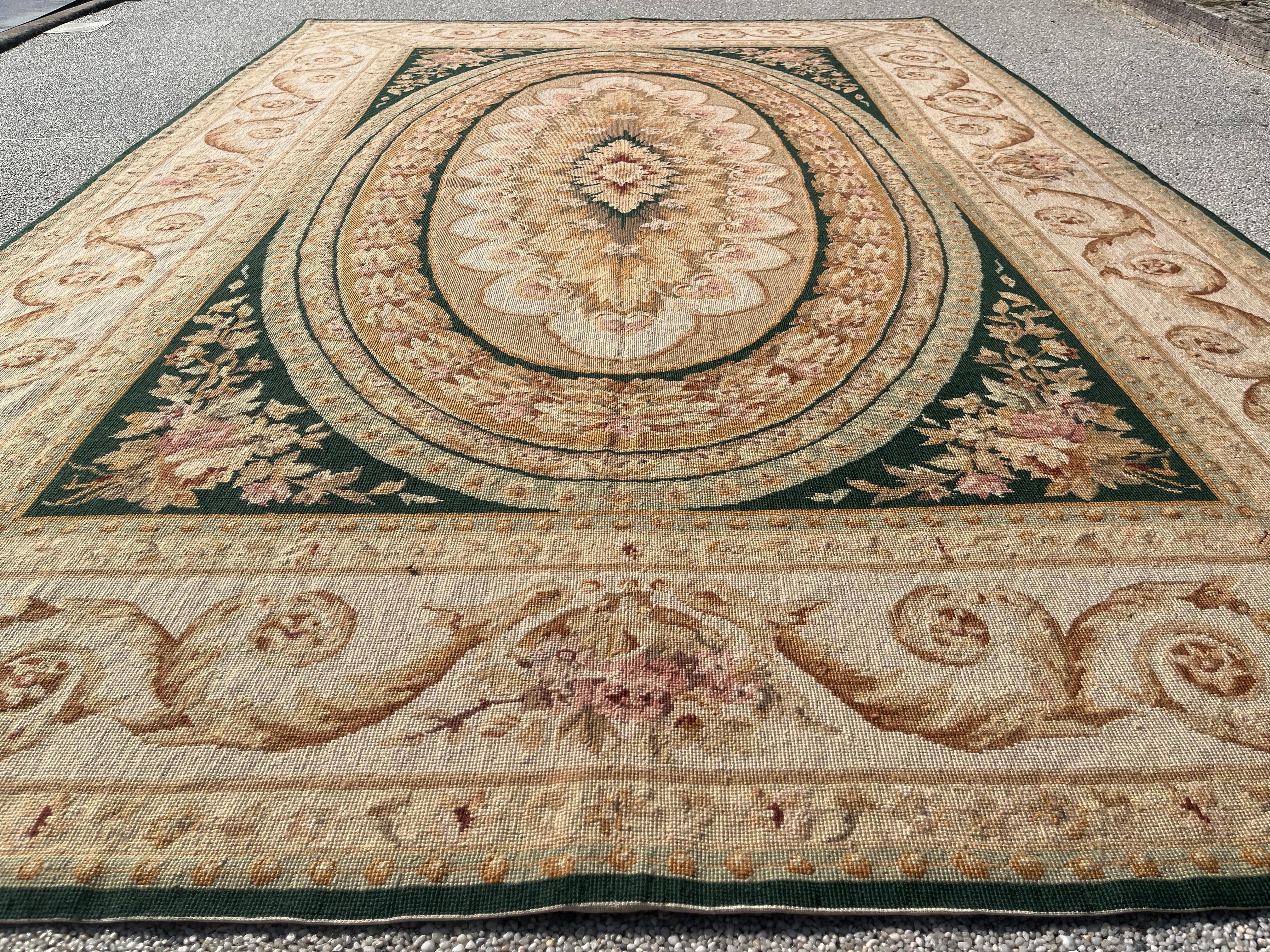 20th Century Carpet with knotted stitches in the style of Aubusson For Sale