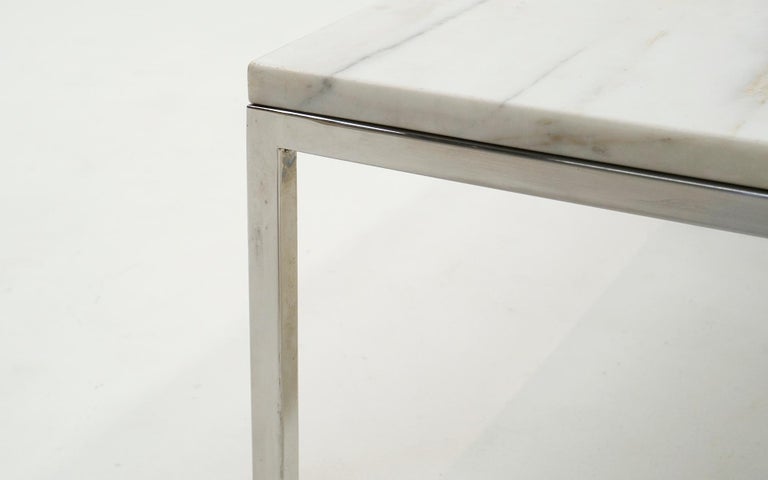 Carrara Marble and Chrome Coffee Table in the Style of Florence Knoll For Sale 1
