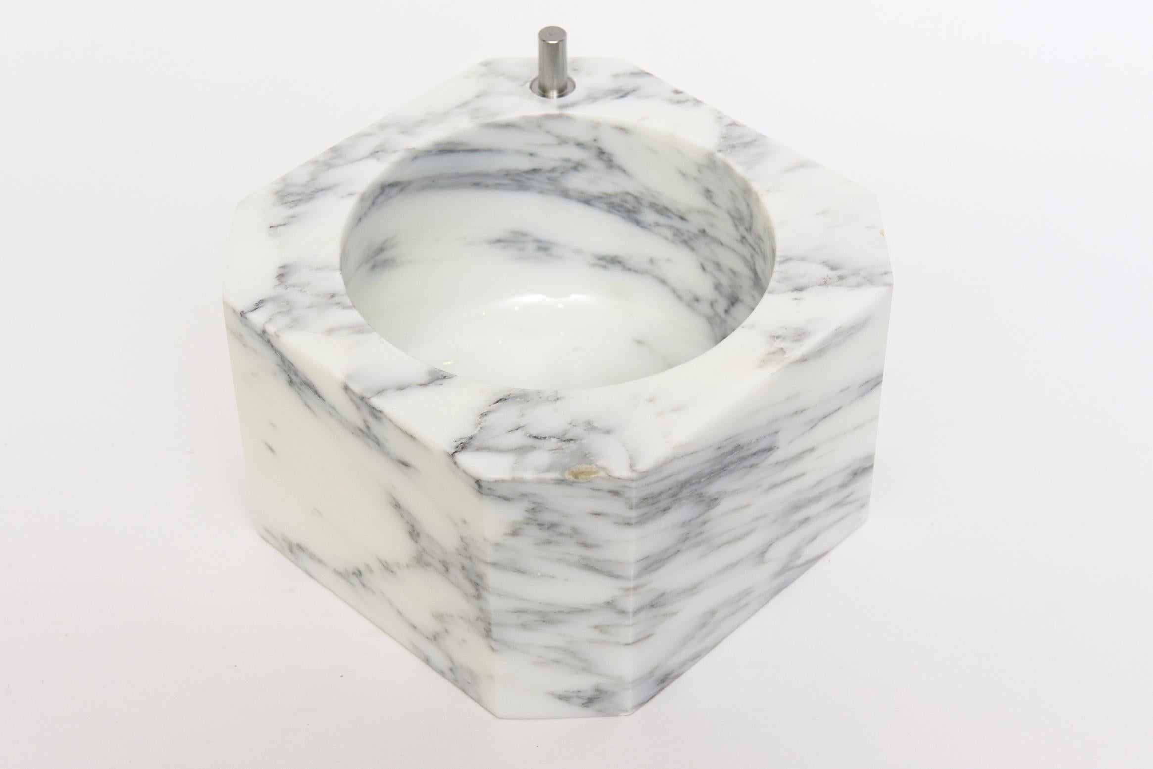 Vintage Carrara Marble and Lucite Swivel Ice Bucket Barware For Sale 2