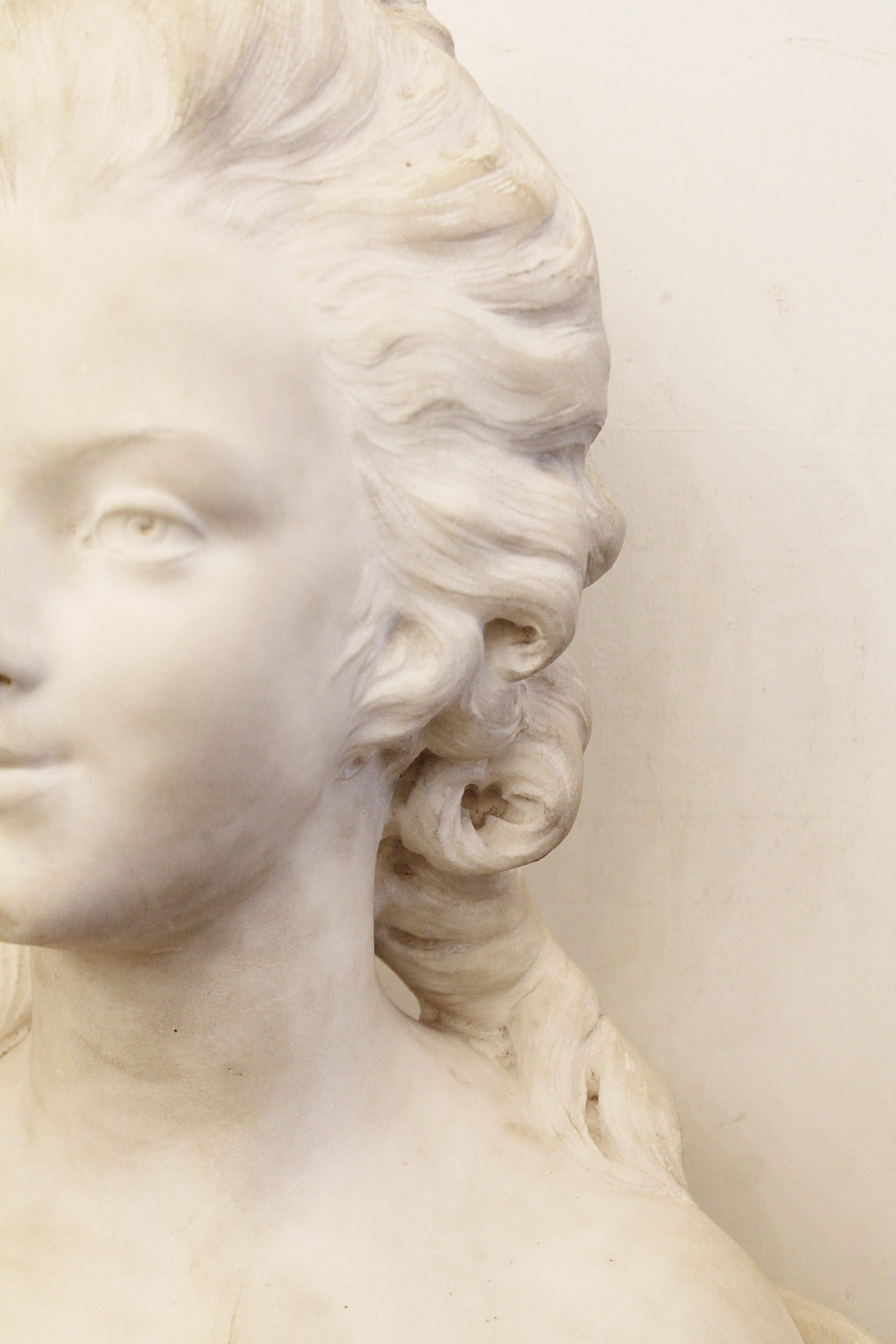 Carrara Marble Bust, France, Early 19th Century In Good Condition In Brussels, BE