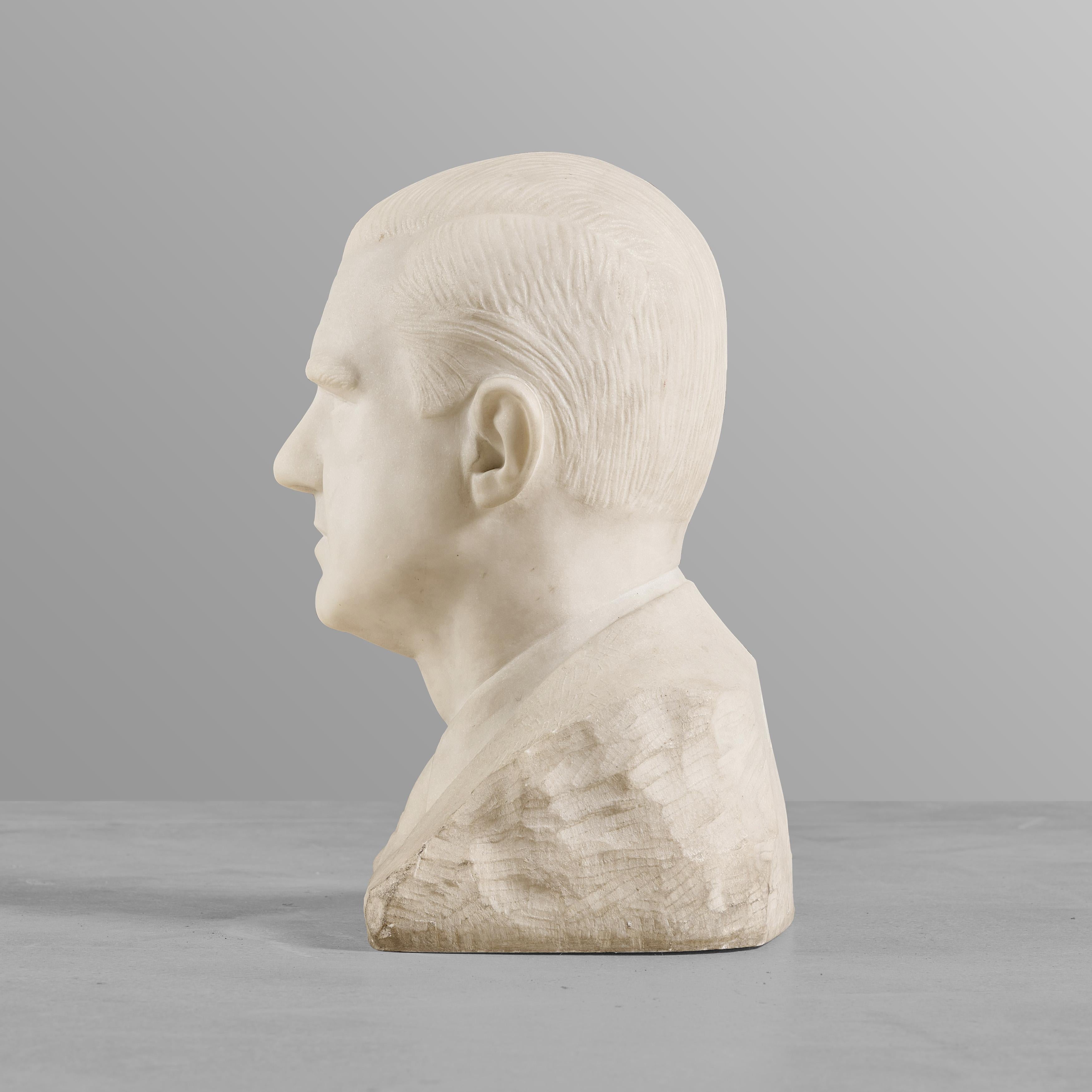 Argentin Buste en marbre de Carrare d'un homme important en vente